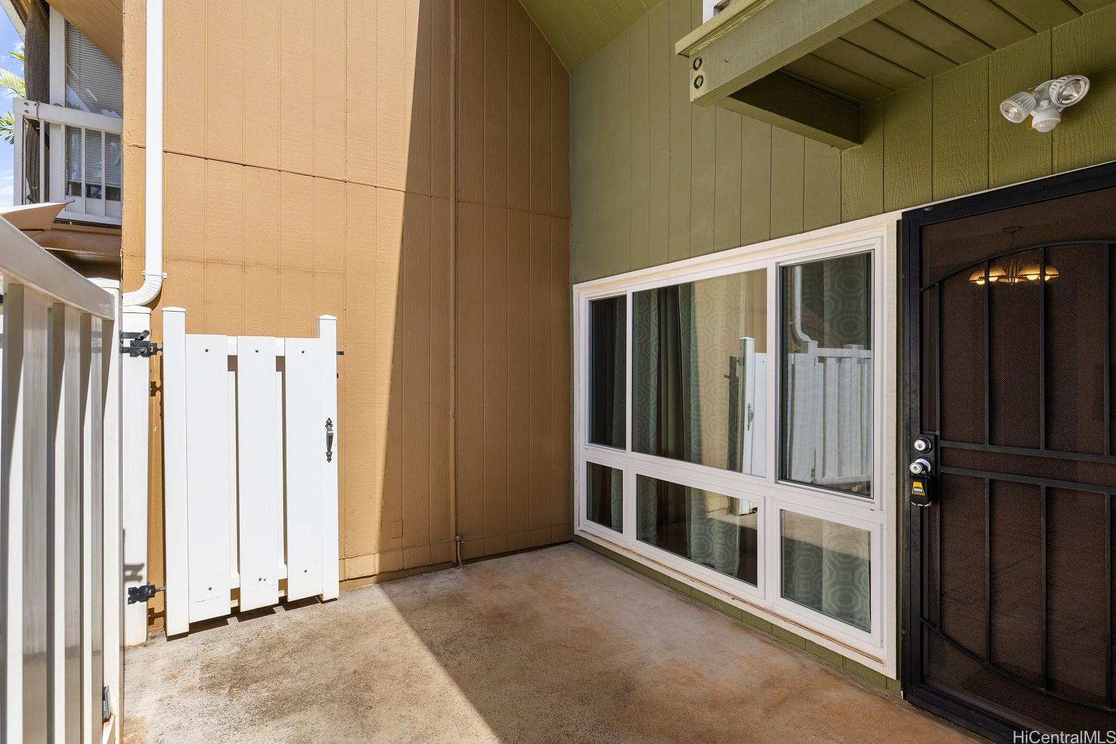 MTA townhouse # 43, Mililani, Hawaii - photo 4 of 17