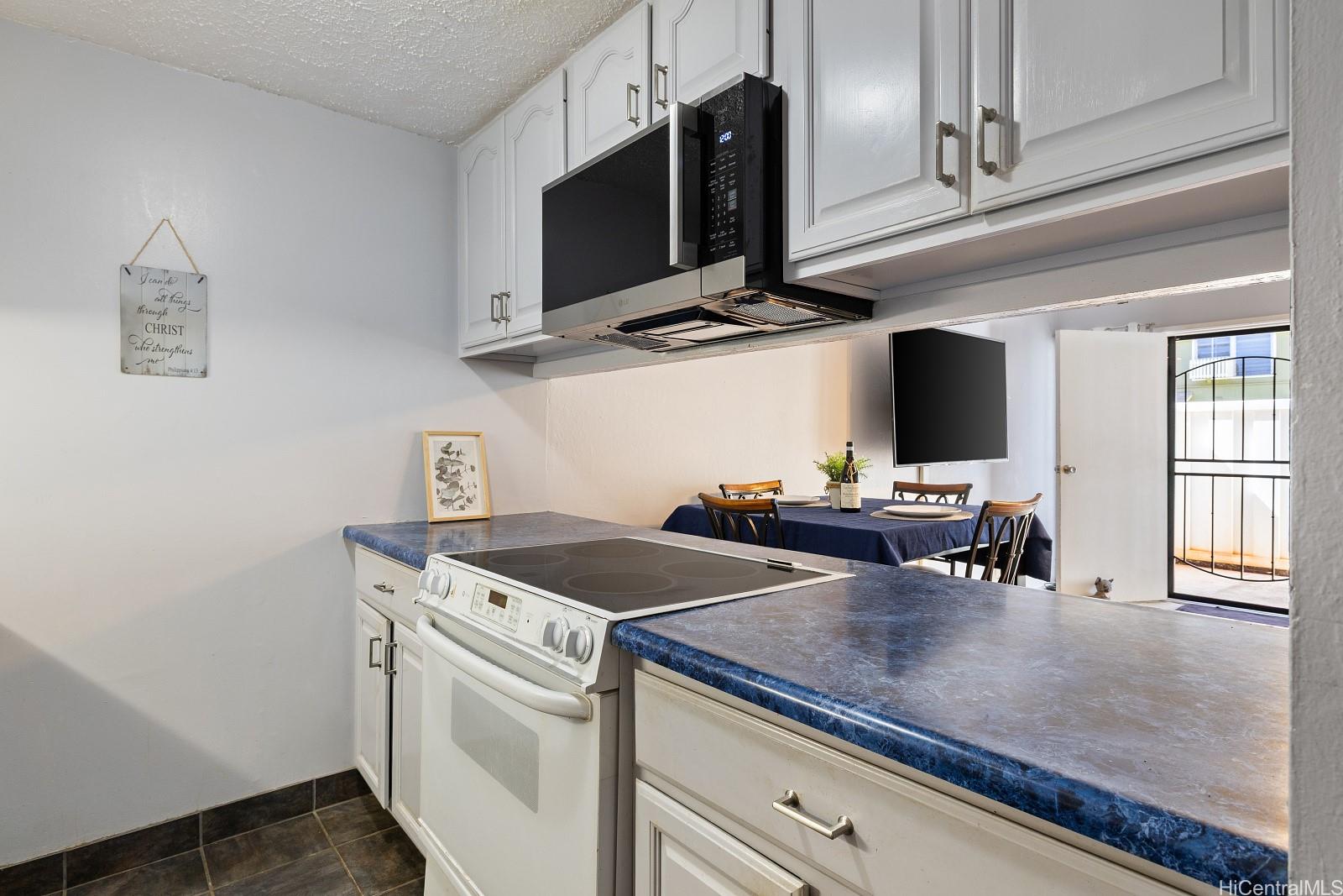 MTA townhouse # 43, Mililani, Hawaii - photo 6 of 17