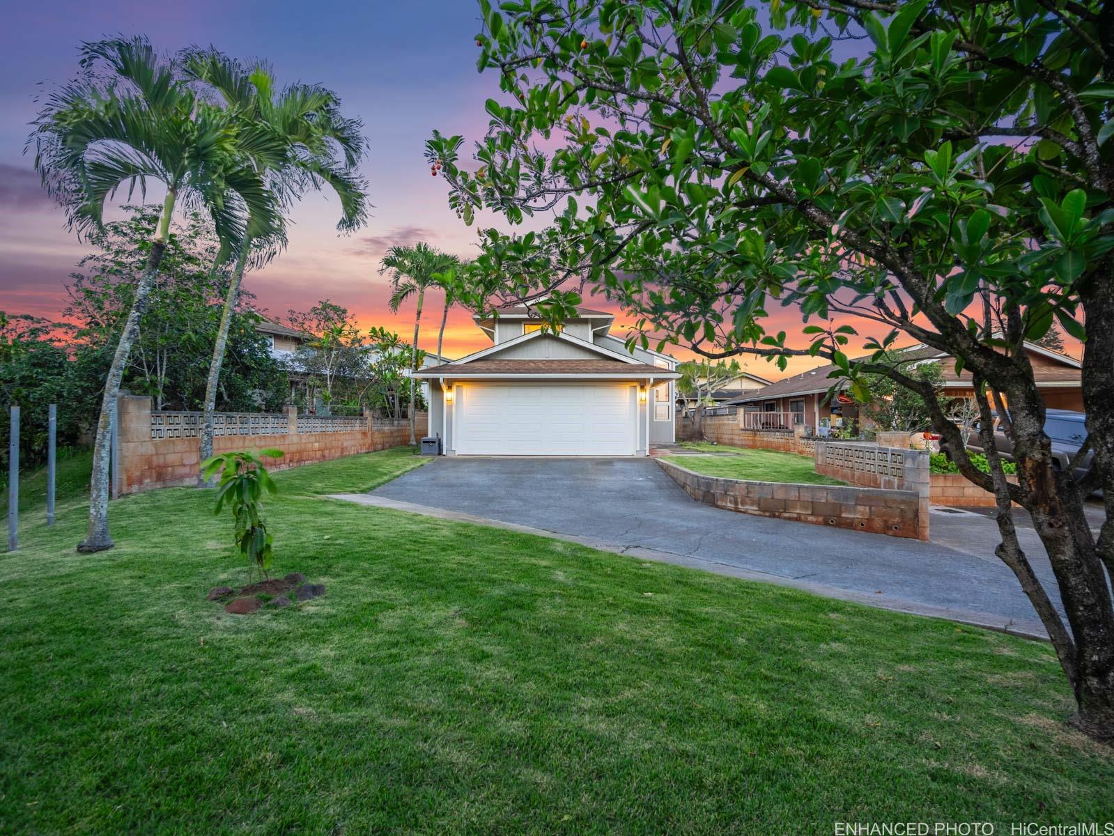 95-197  Lelewalo Street Mililani Area, Central home - photo 2 of 25