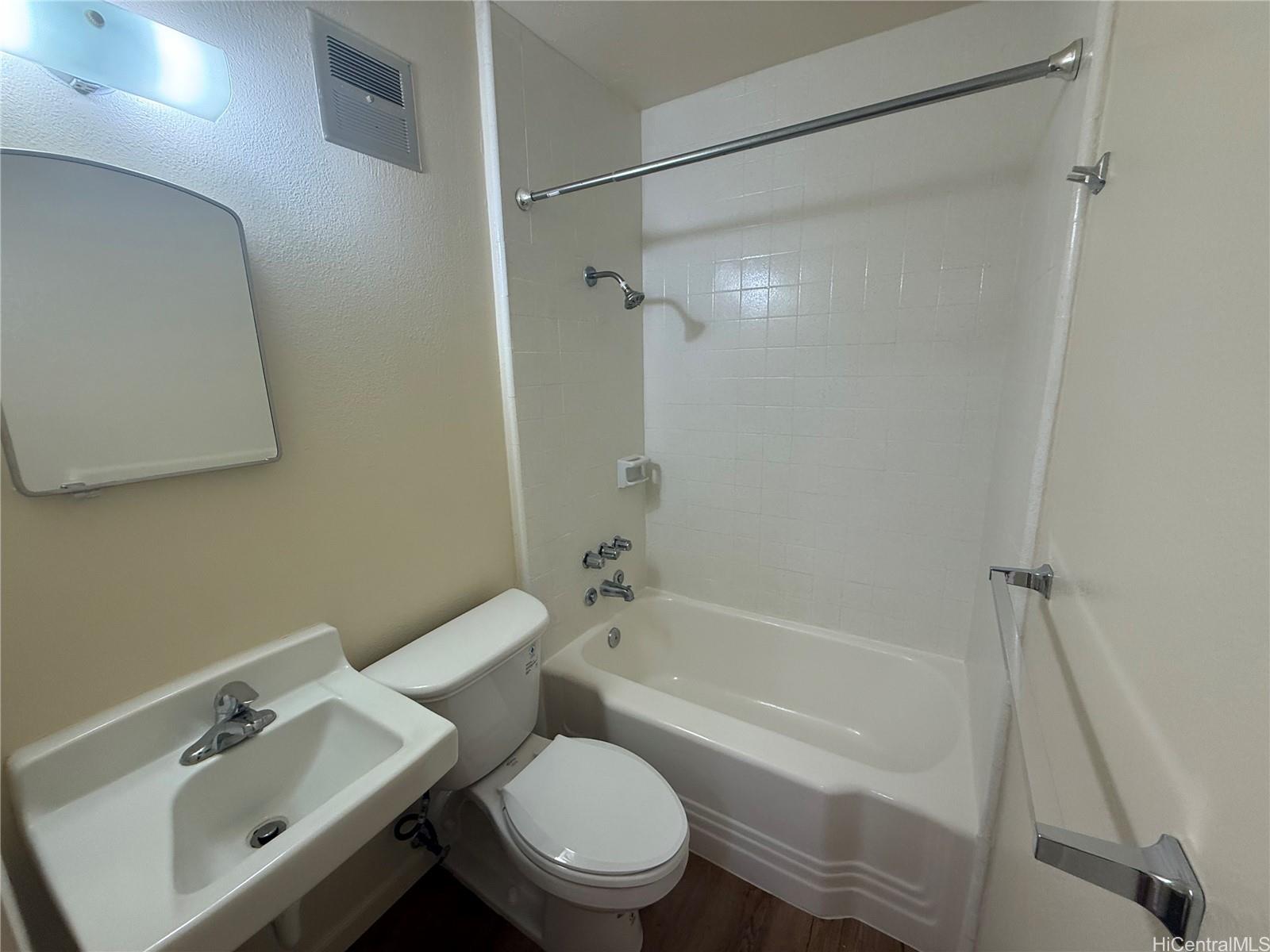 952 Ahana St Honolulu - Rental - photo 3 of 5