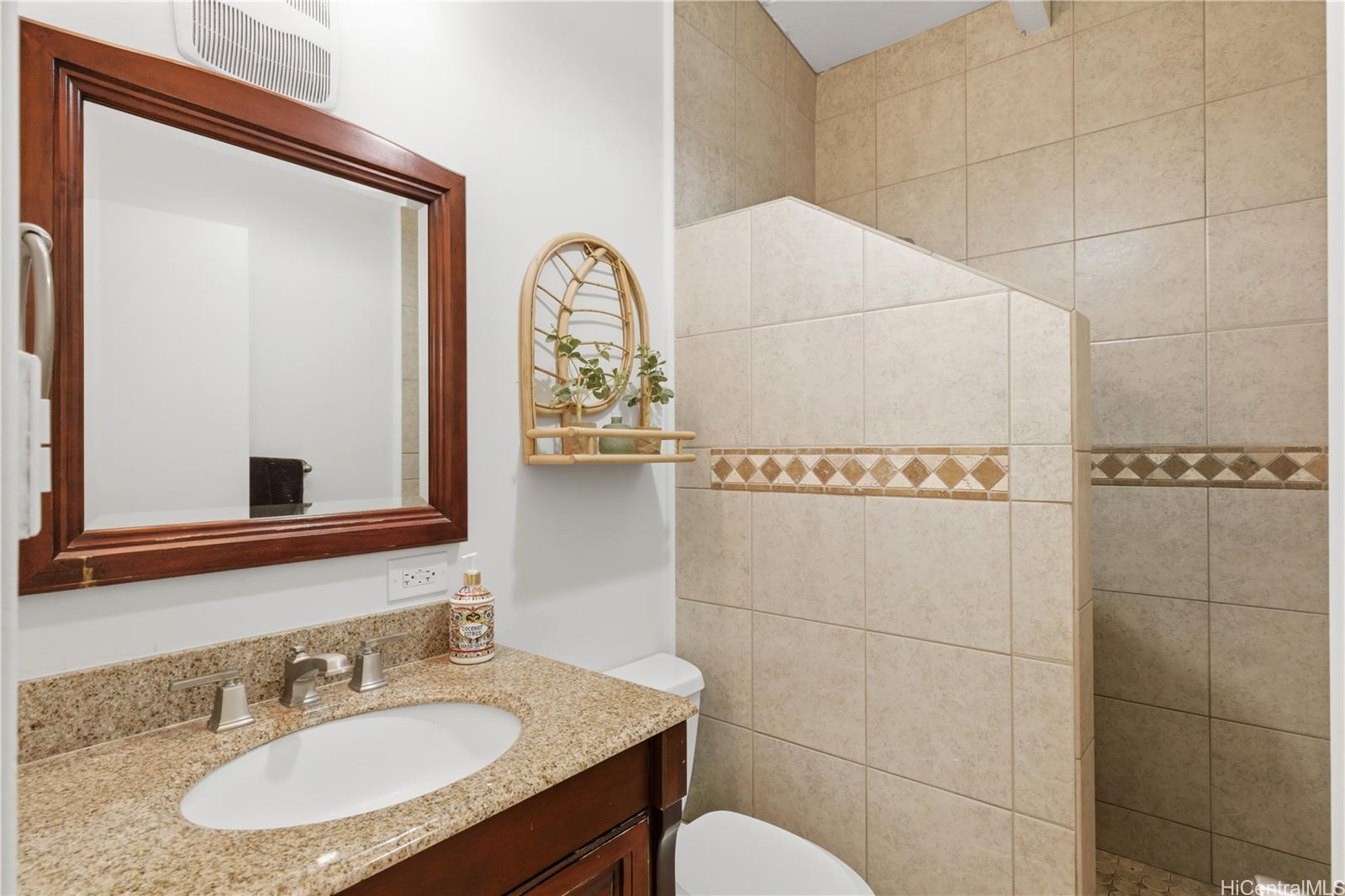 952  Holoholo Street Enchanted Lake, Kailua home - photo 11 of 25