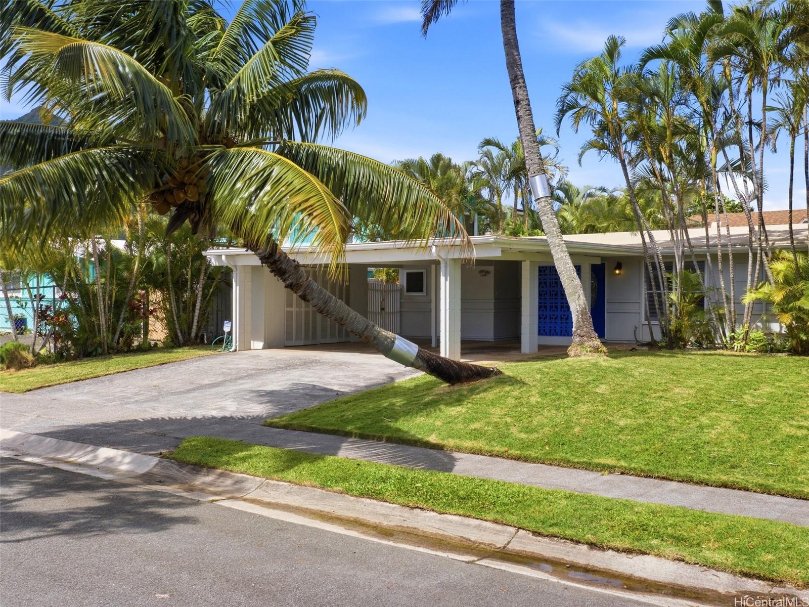 952  Holoholo Street Enchanted Lake, Kailua home - photo 3 of 25