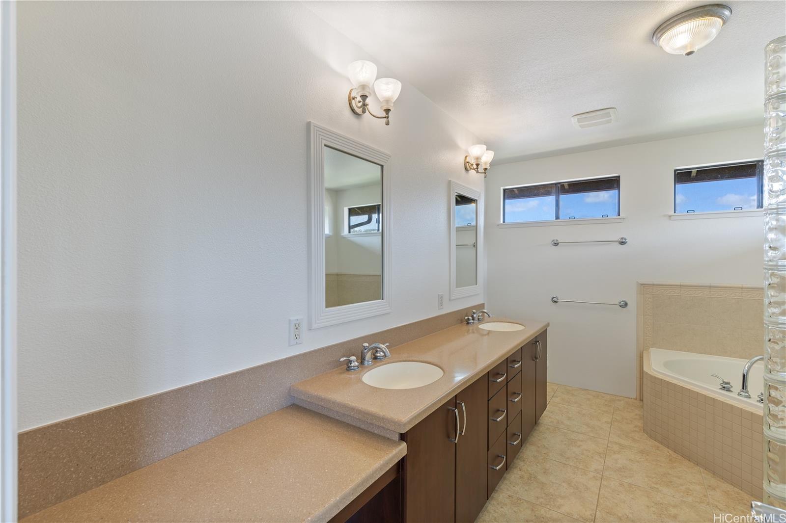 95-204  Haunone Place Mililani Mauka, Central home - photo 17 of 25