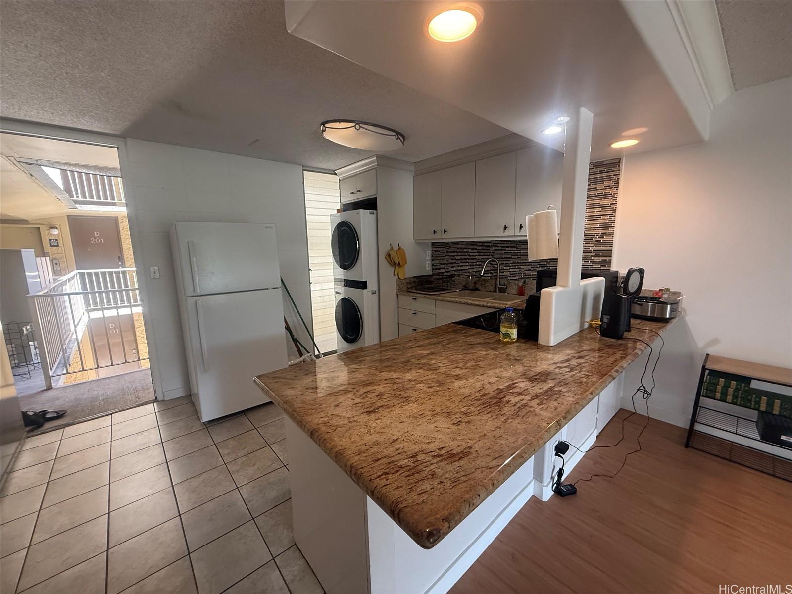 95-2047 Waikalani Place townhouse # D206, Mililani, Hawaii - photo 3 of 12