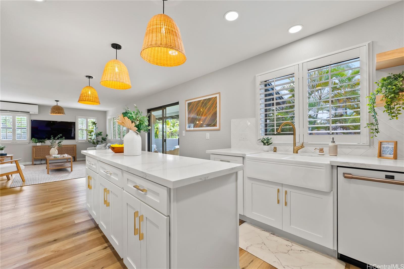 95-205  Kemu Place Mililani Mauka, Central home - photo 2 of 25