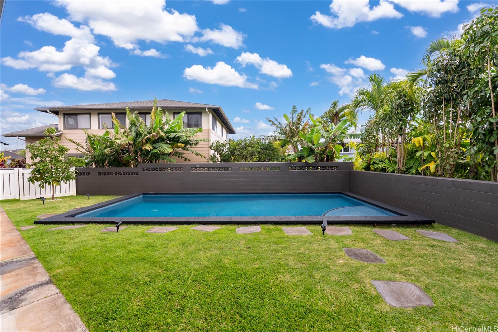 95-205  Kemu Place Mililani Mauka, Central home - photo 12 of 25