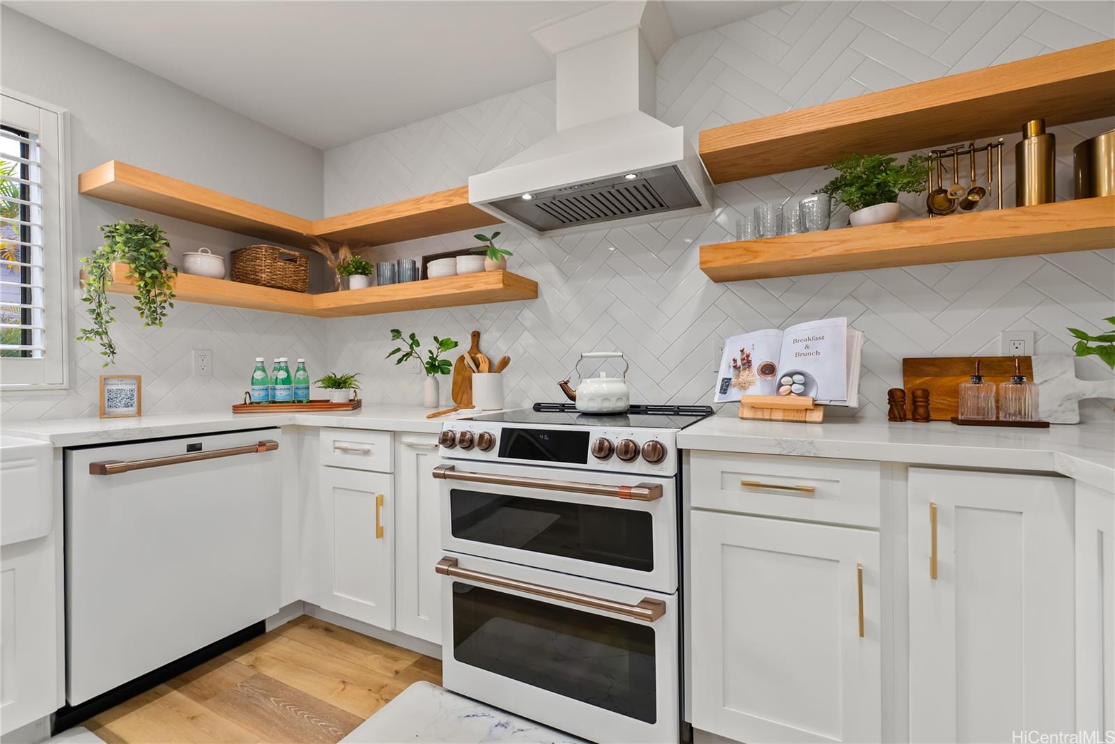 95-205  Kemu Place Mililani Mauka, Central home - photo 3 of 25