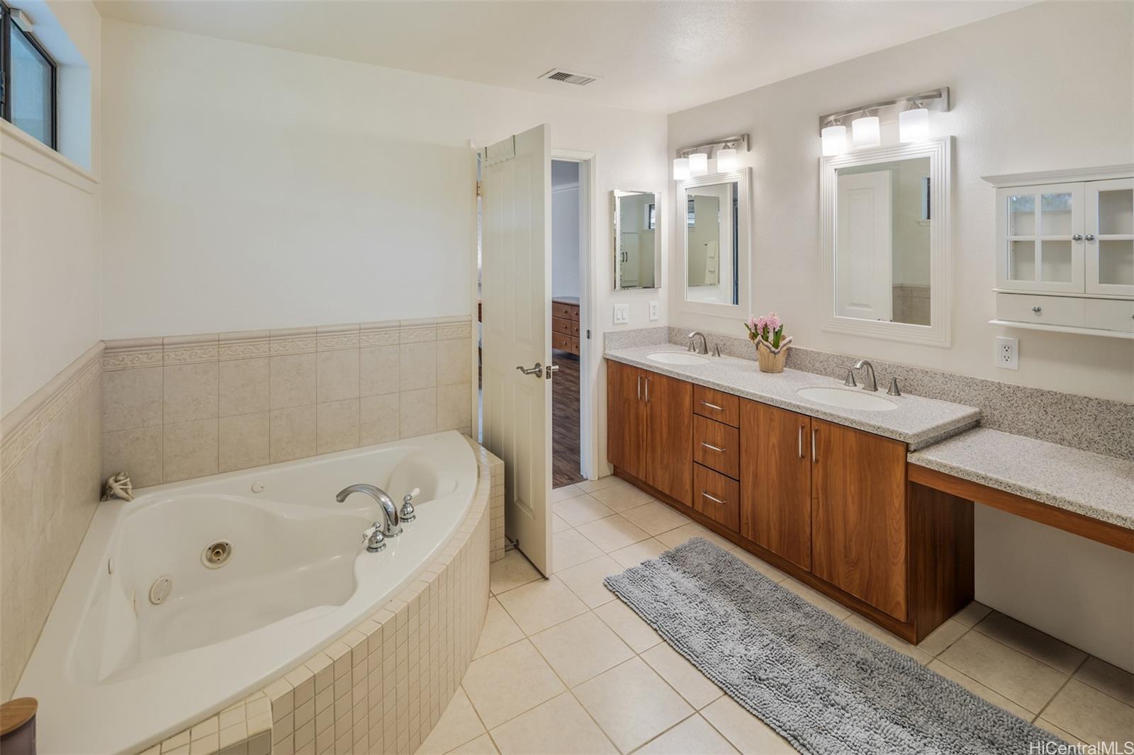 95-222  Loea Place Mililani Mauka, Central home - photo 15 of 25