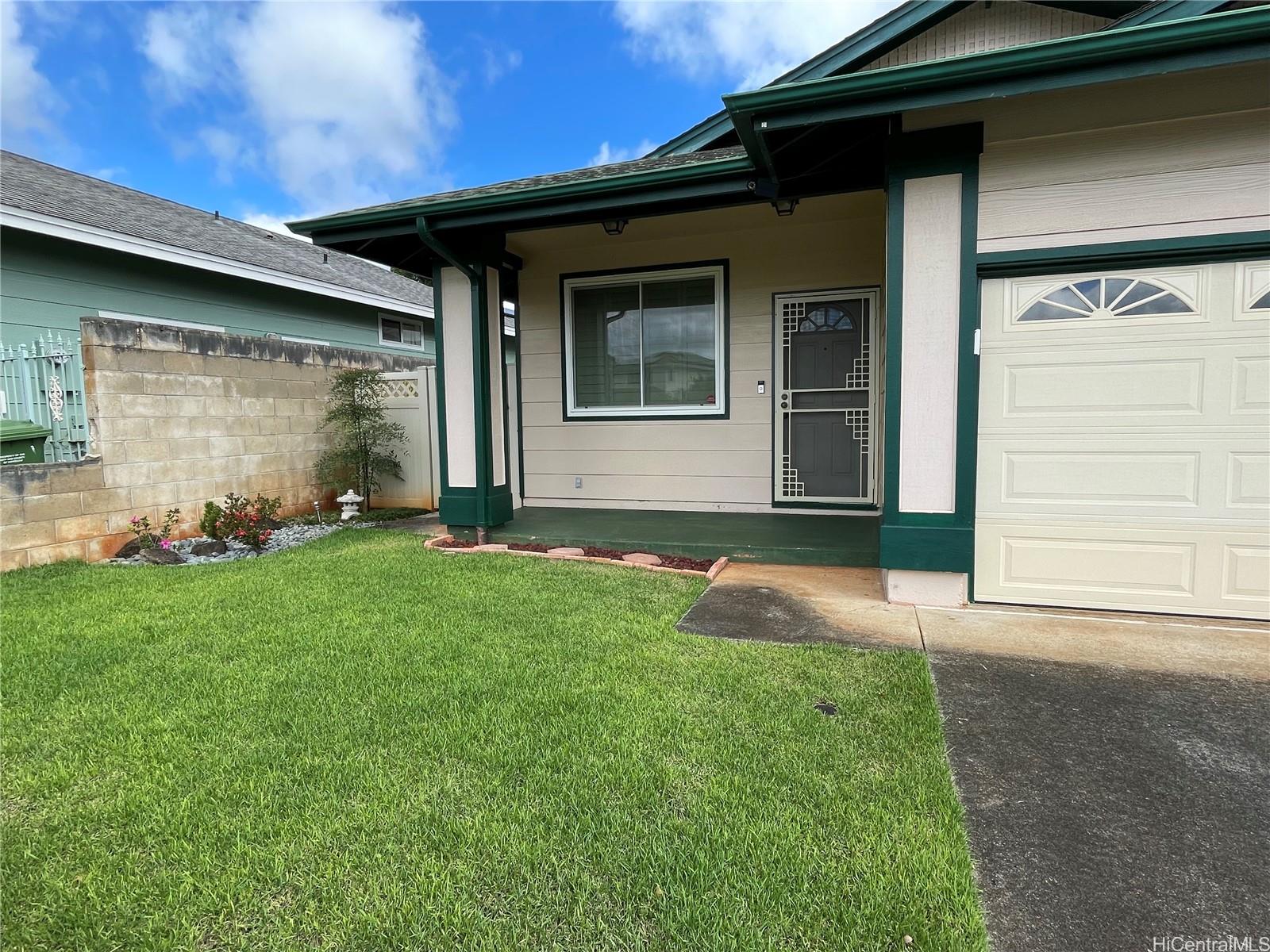 95-225  Kahele Pl Mililani Mauka, Central home - photo 2 of 25