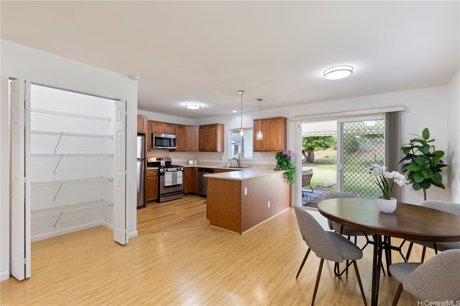 95-246  Wailawa Street Waipio Acres/waikalani Woodlands, Central home - photo 4 of 23