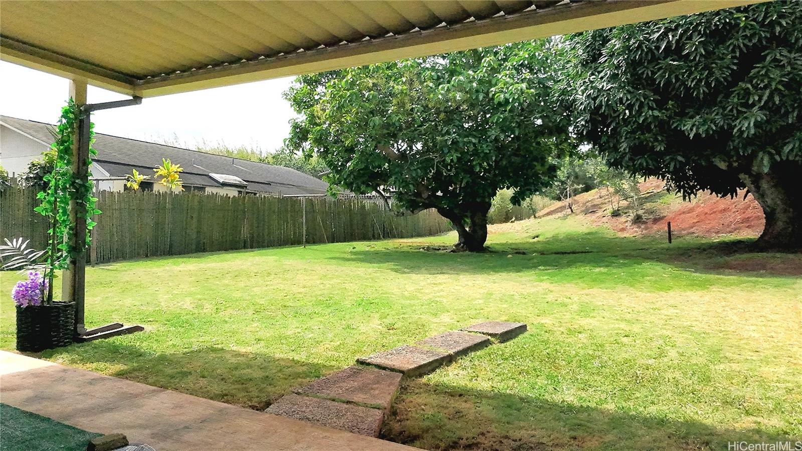 95-246  Wailawa Street Waipio Acres/waikalani Woodlands, Central home - photo 3 of 14