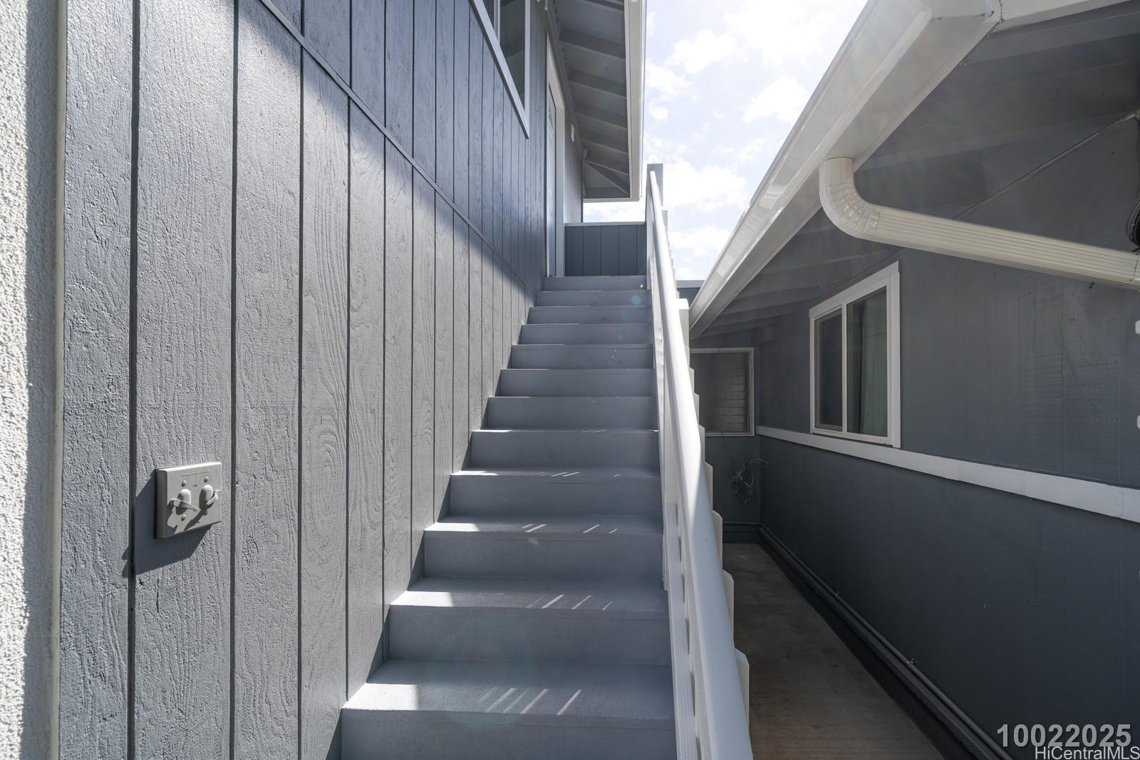 95-252 Waipoo Street Mililani - Rental - photo 4 of 18