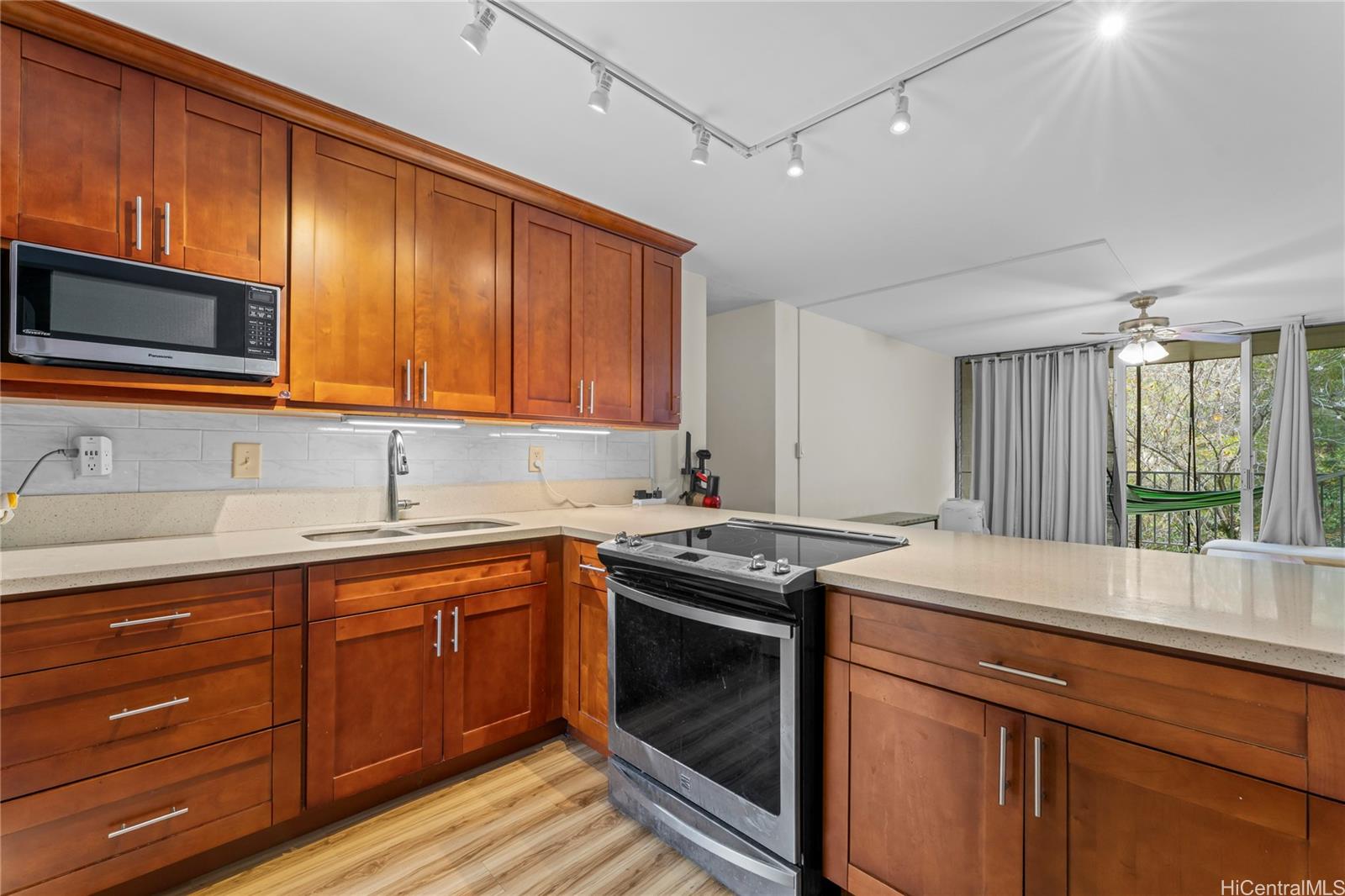 Waikalani Woodlands condo # B701, Mililani, Hawaii - photo 3 of 23
