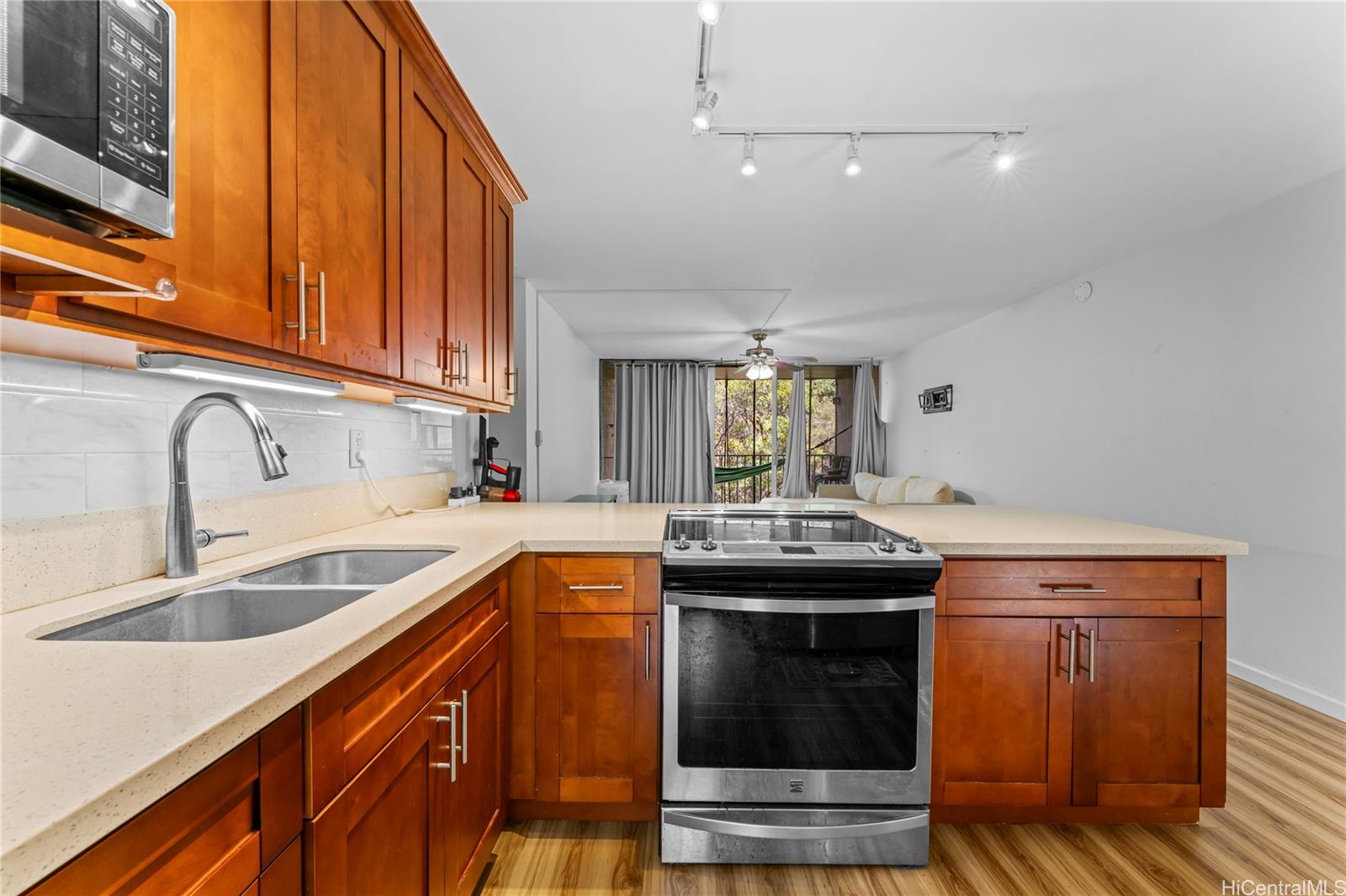 Waikalani Woodlands condo # B701, Mililani, Hawaii - photo 5 of 23