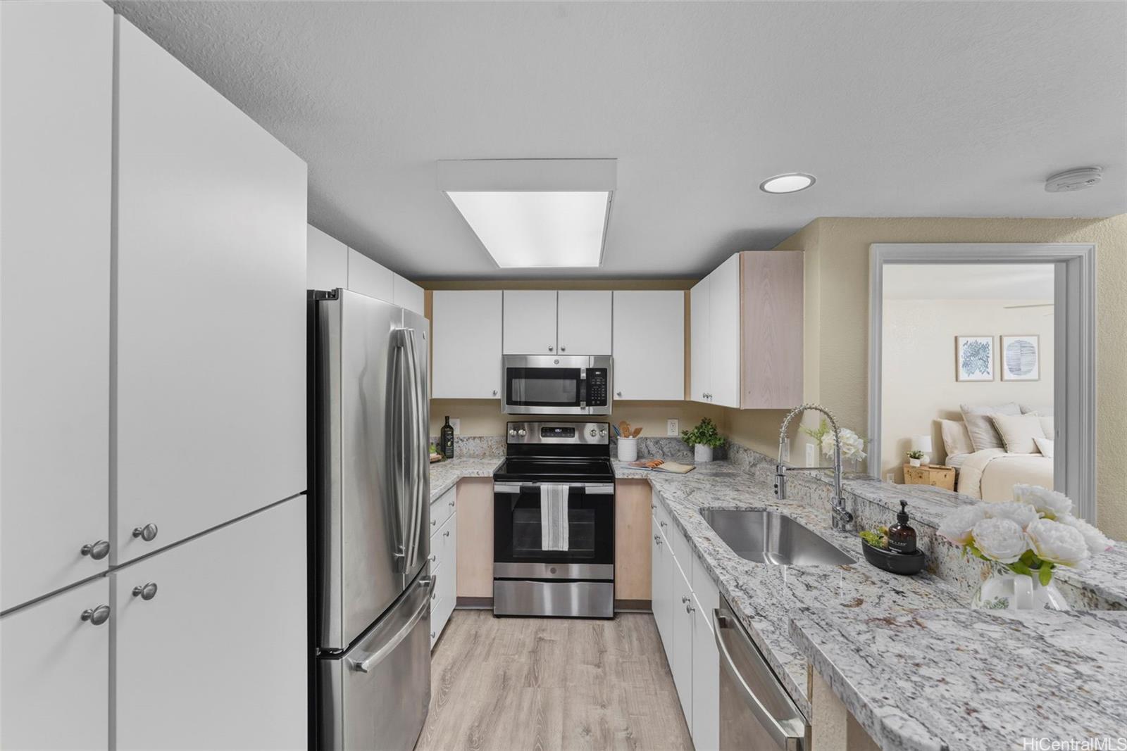 95-270 Waikalani Drive townhouse # B302, Mililani, Hawaii - photo 5 of 25