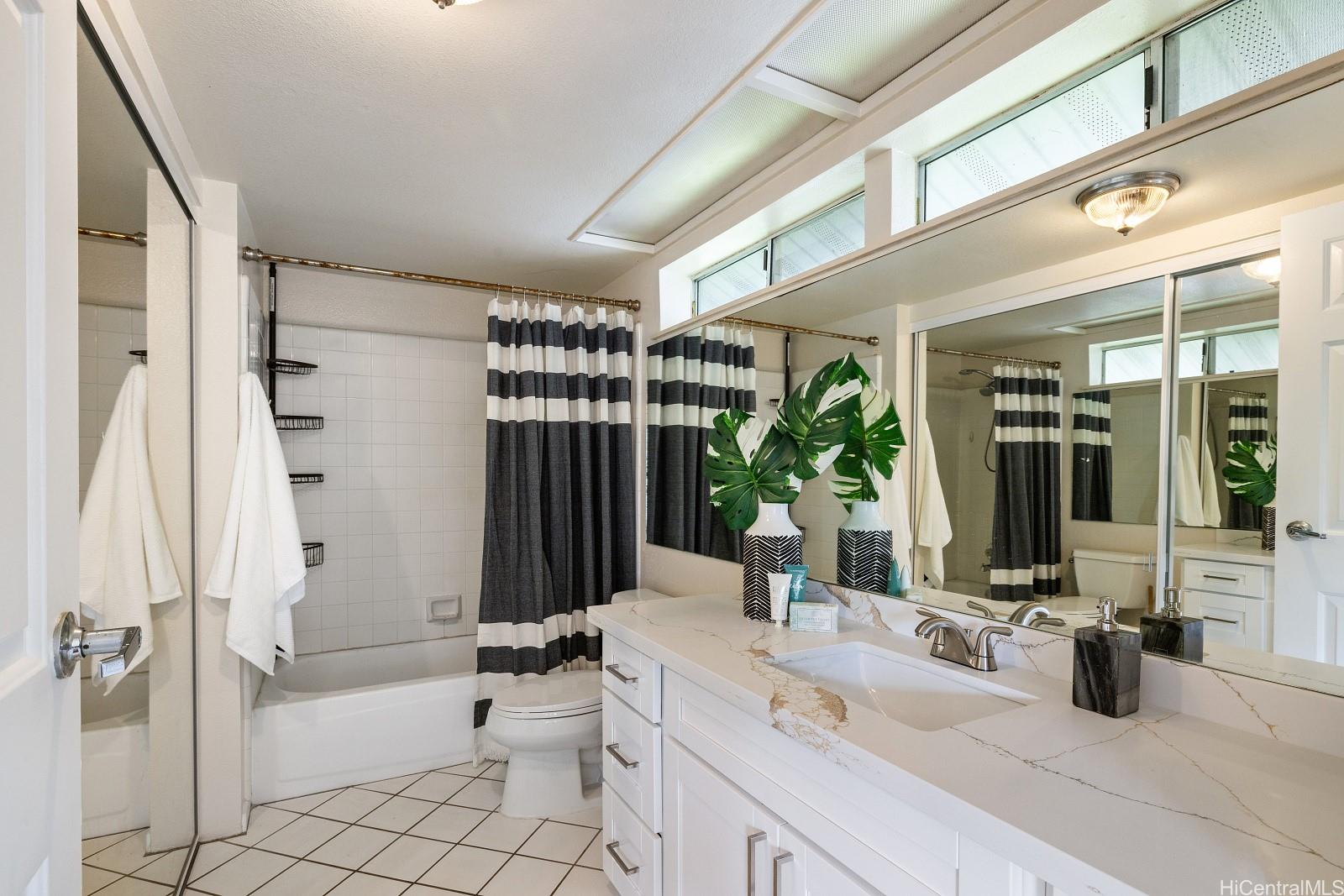 95-270 Waikalani Drive townhouse # C303, Mililani, Hawaii - photo 14 of 25