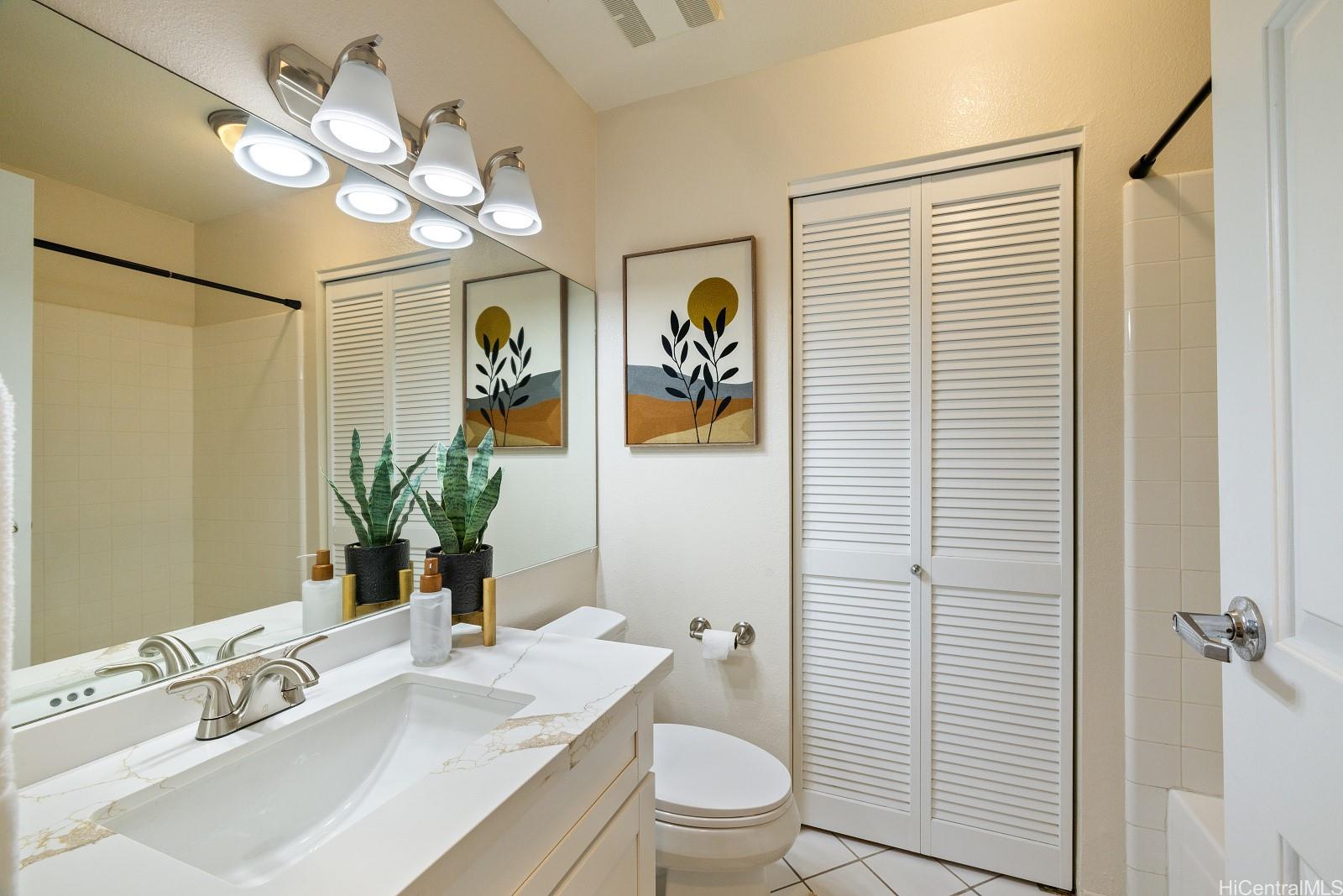 95-270 Waikalani Drive townhouse # C303, Mililani, Hawaii - photo 21 of 25