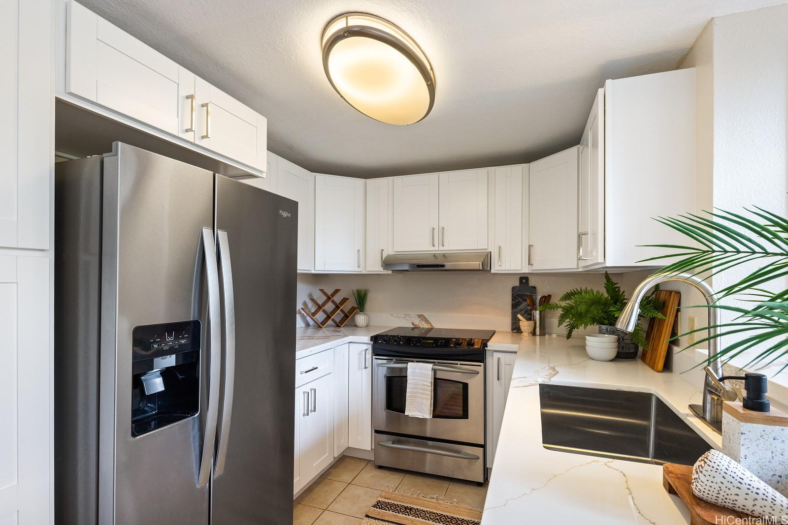 95-270 Waikalani Drive townhouse # C303, Mililani, Hawaii - photo 5 of 25