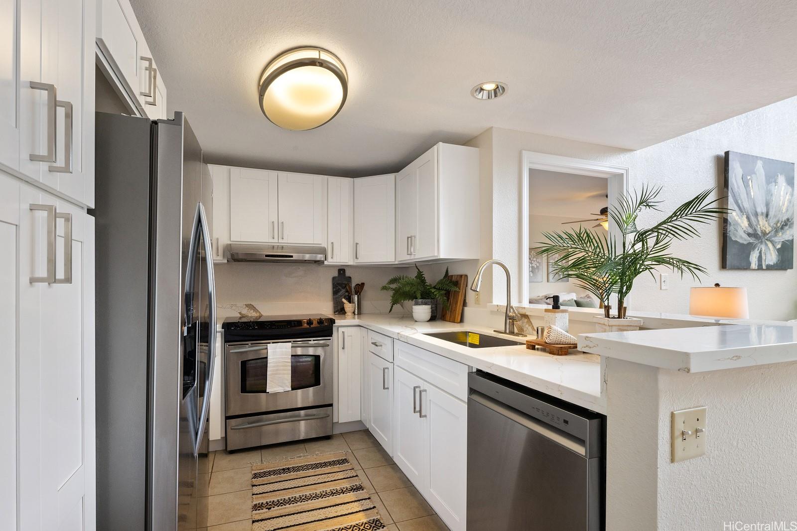 95-270 Waikalani Drive townhouse # C303, Mililani, Hawaii - photo 6 of 25