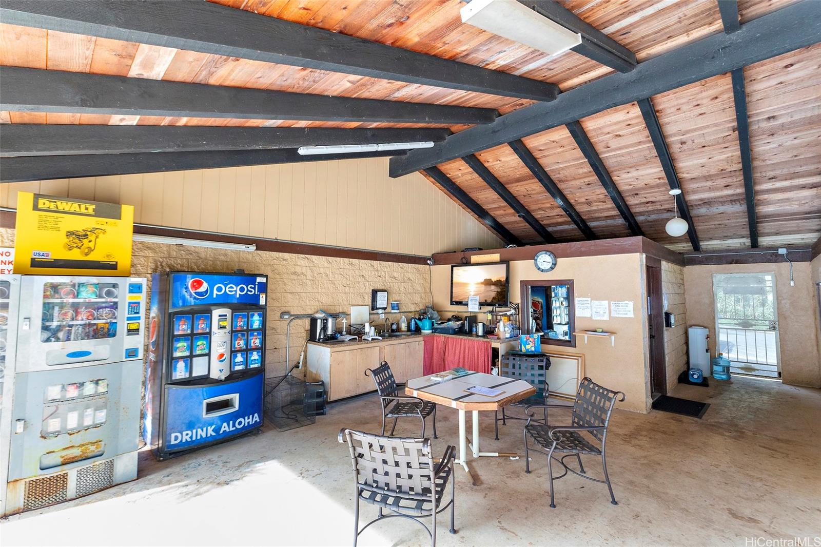 Waikalani Woodlands condo # D201, Mililani, Hawaii - photo 21 of 23