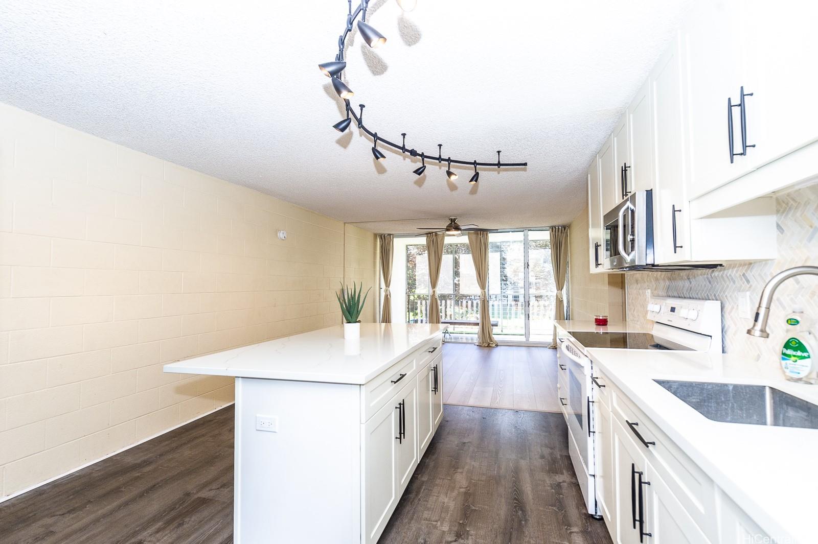 Waikalani Woodlands condo # D402, Mililani, Hawaii - photo 4 of 16