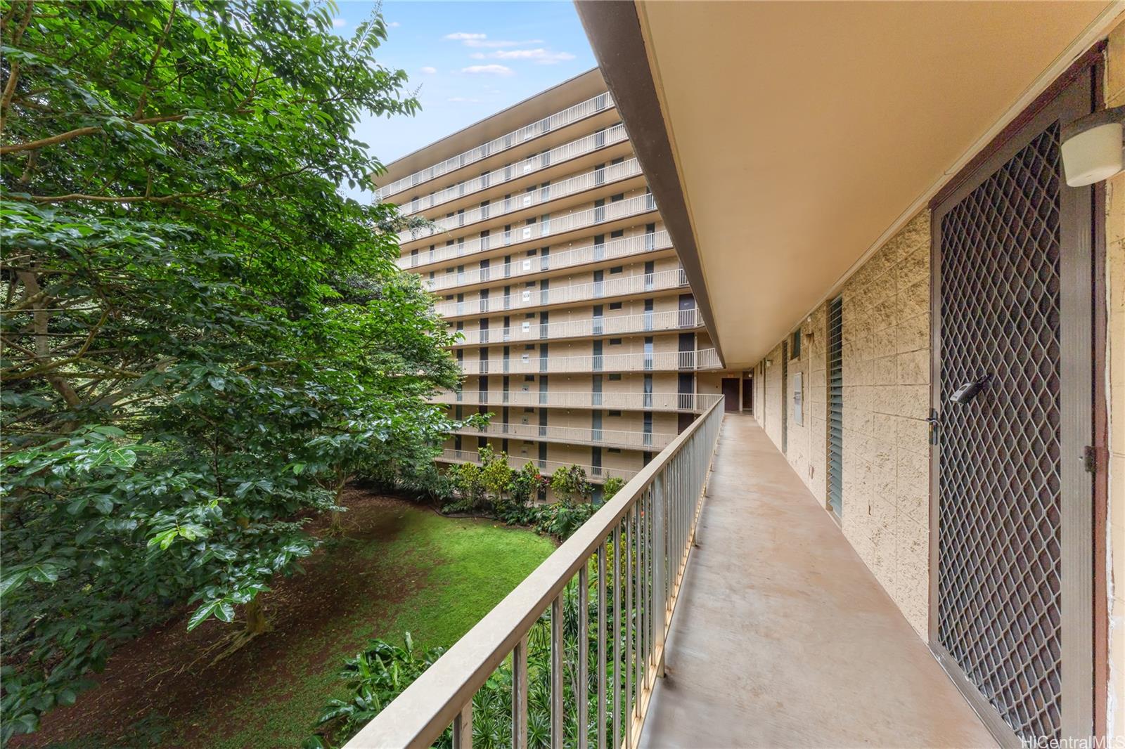 Waikalani Woodlands condo # D501, Mililani, Hawaii - photo 21 of 22