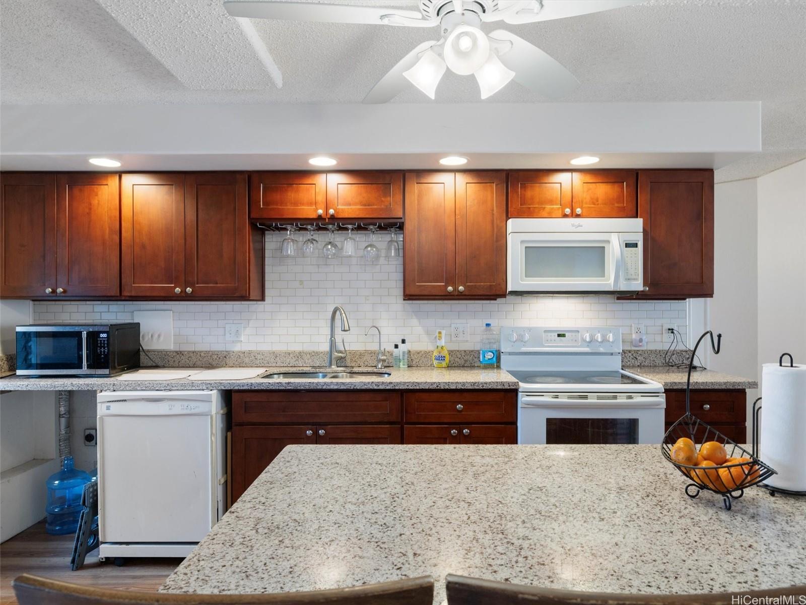 Waikalani Woodlands condo # D706, Mililani, Hawaii - photo 16 of 18