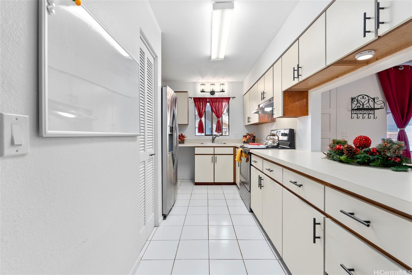 Mililani Point condo # B-2, Mililani, Hawaii - photo 5 of 24