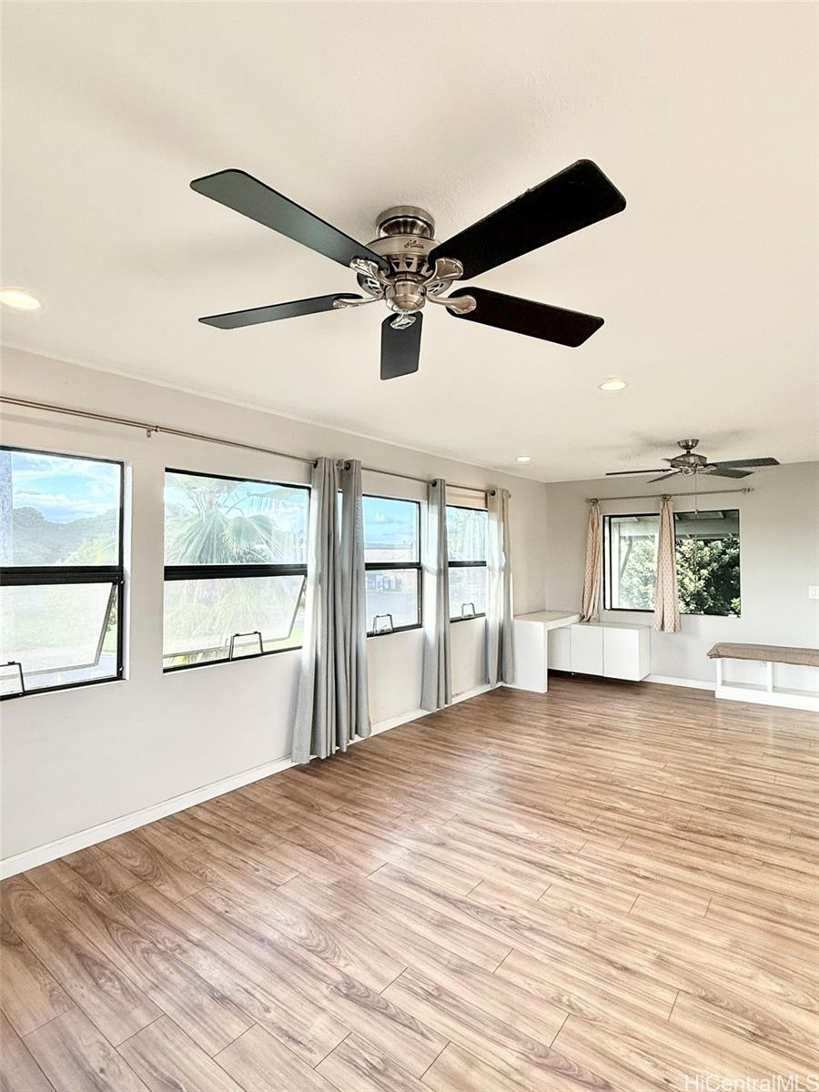 95-349 Kuahelani Ave Honolulu - Rental - photo 2 of 8