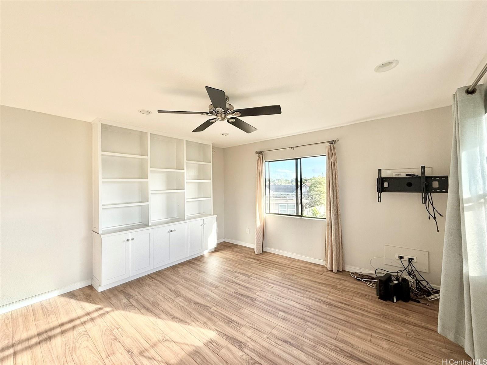 95-349 Kuahelani Ave Honolulu - Rental - photo 3 of 8