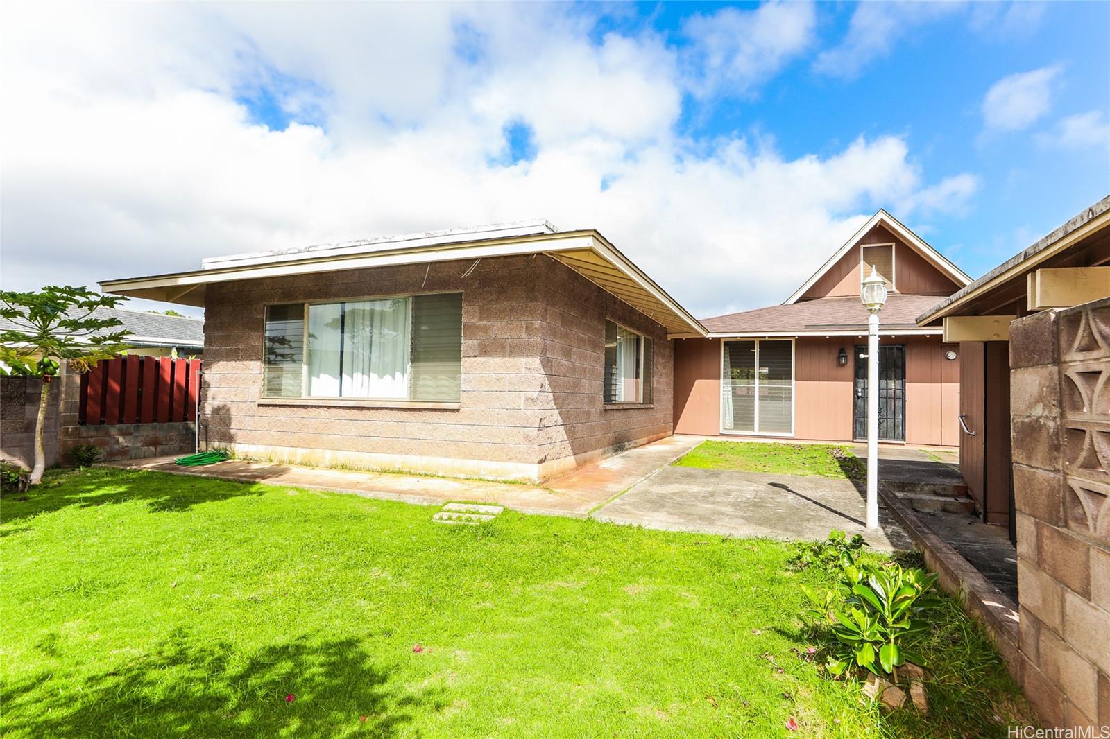 95-436  Kaawela Place Mililani Area, Central home - photo 2 of 25