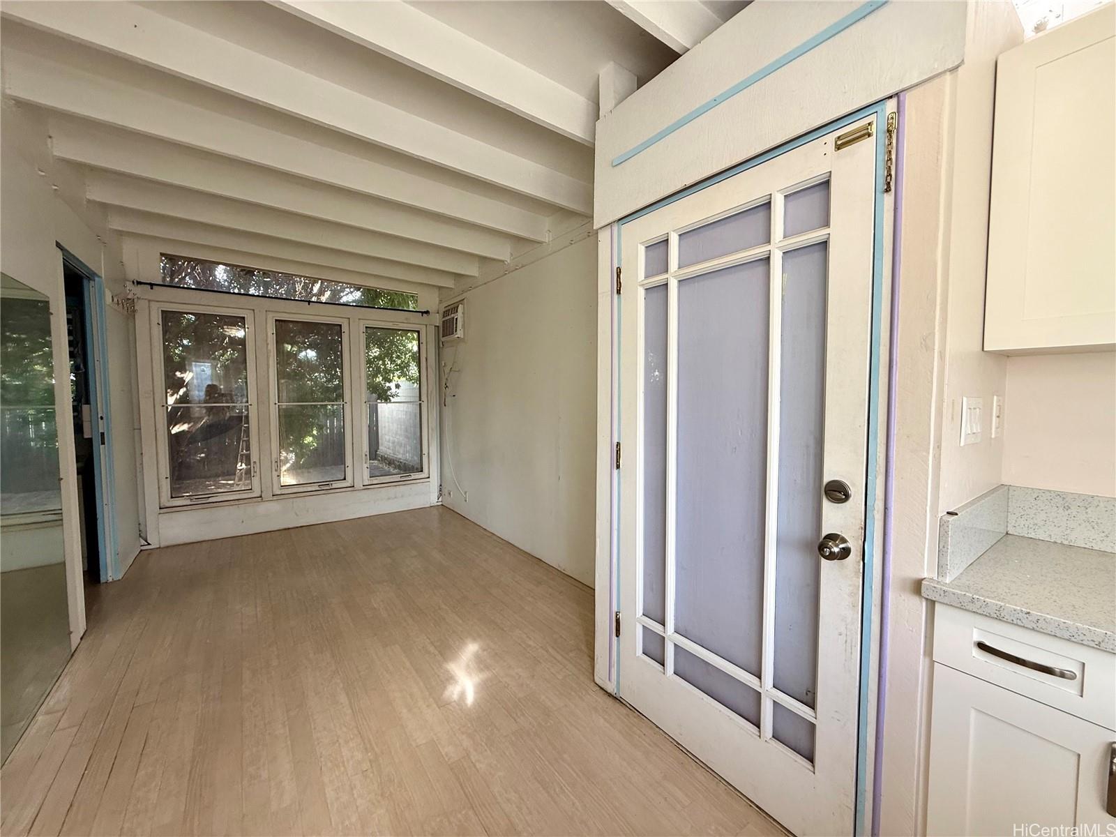 955 14th Ave Honolulu - Rental - photo 13 of 18