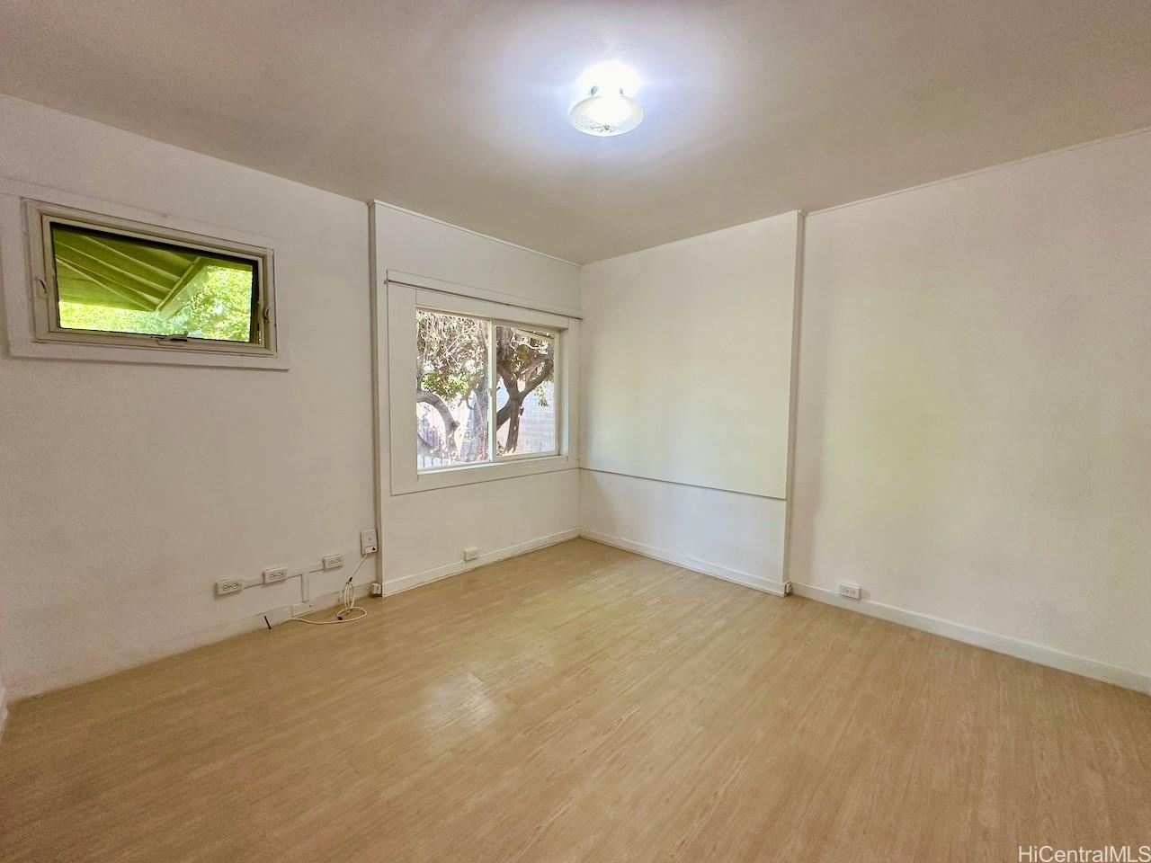 955 14th Ave Honolulu - Rental - photo 10 of 18