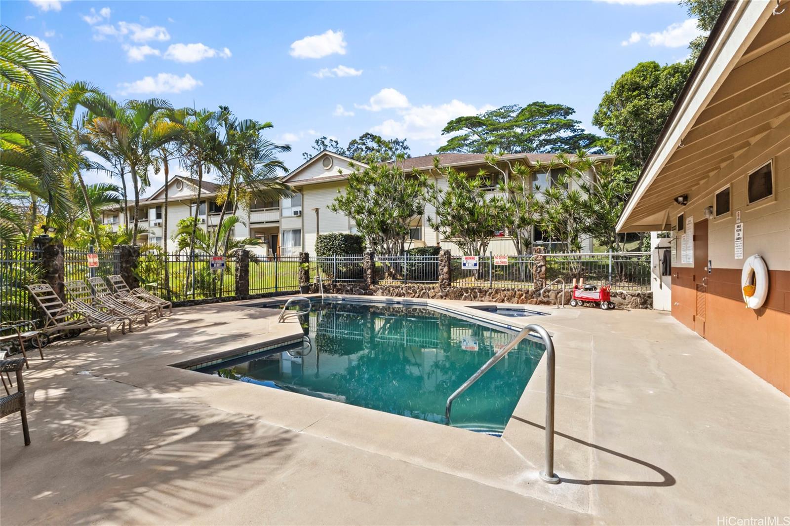 Launani Valley townhouse # D102, Mililani, Hawaii - photo 14 of 20