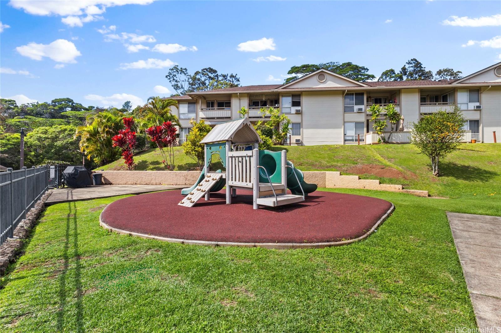 Launani Valley townhouse # D102, Mililani, Hawaii - photo 17 of 20
