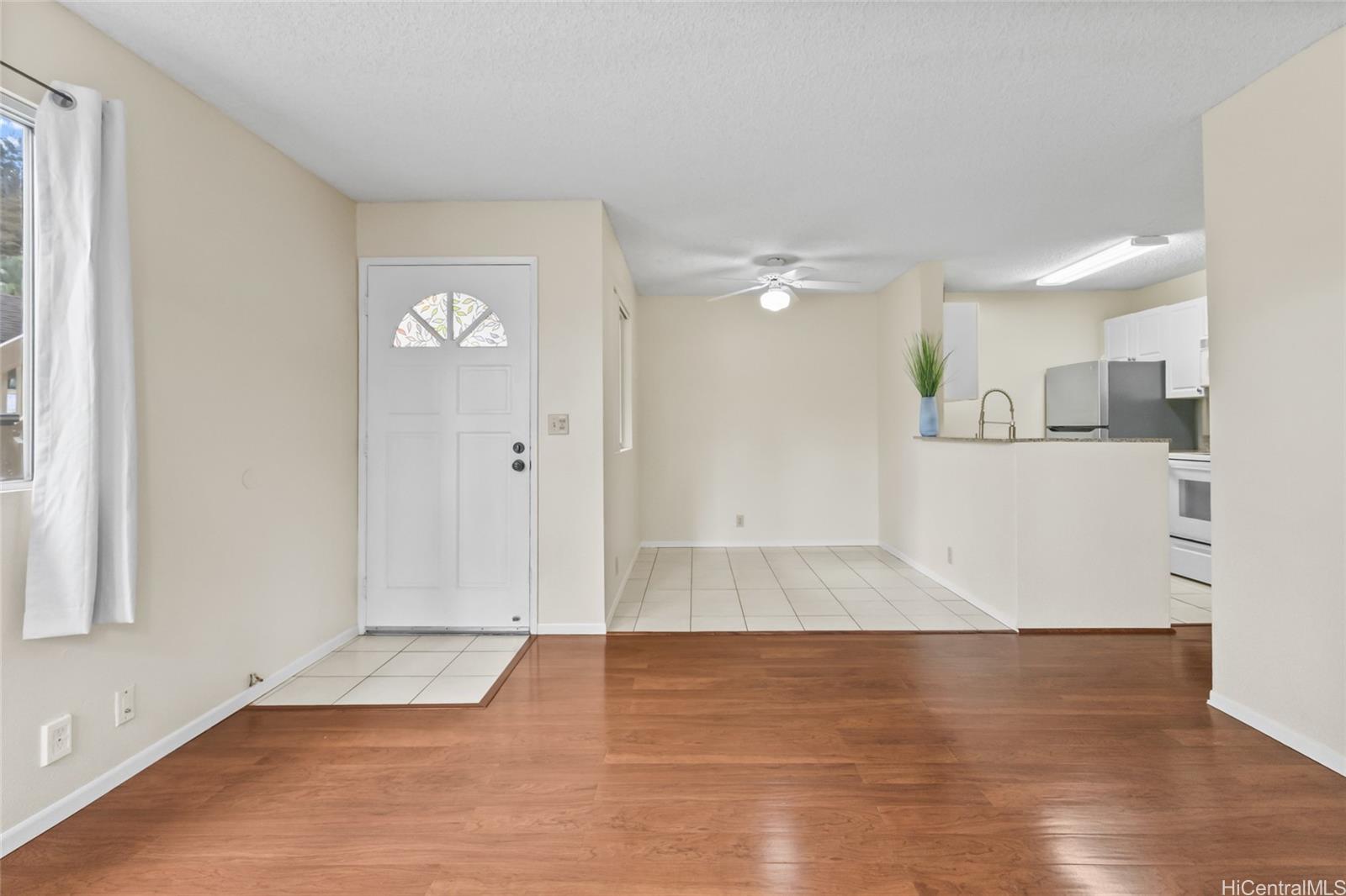 Launani Valley townhouse # D102, Mililani, Hawaii - photo 3 of 20