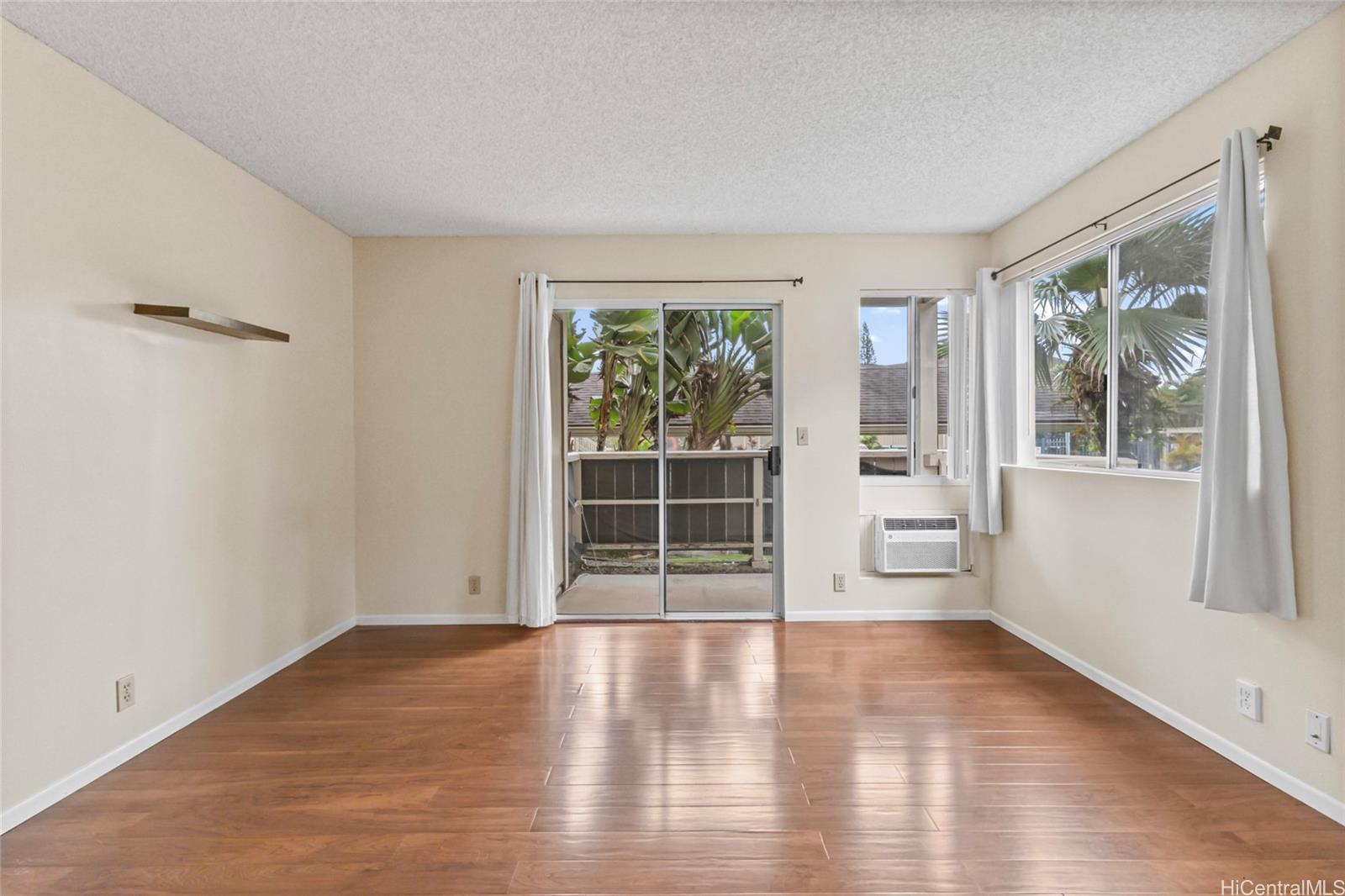 Launani Valley townhouse # D102, Mililani, Hawaii - photo 4 of 20