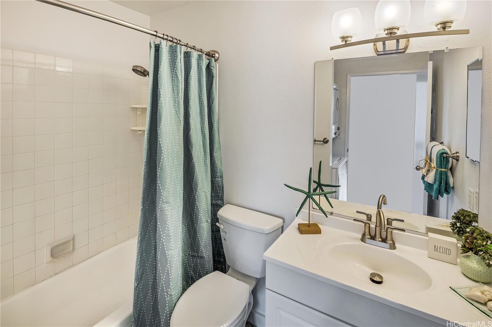 Launani Valley townhouse # D105, Mililani, Hawaii - photo 15 of 25