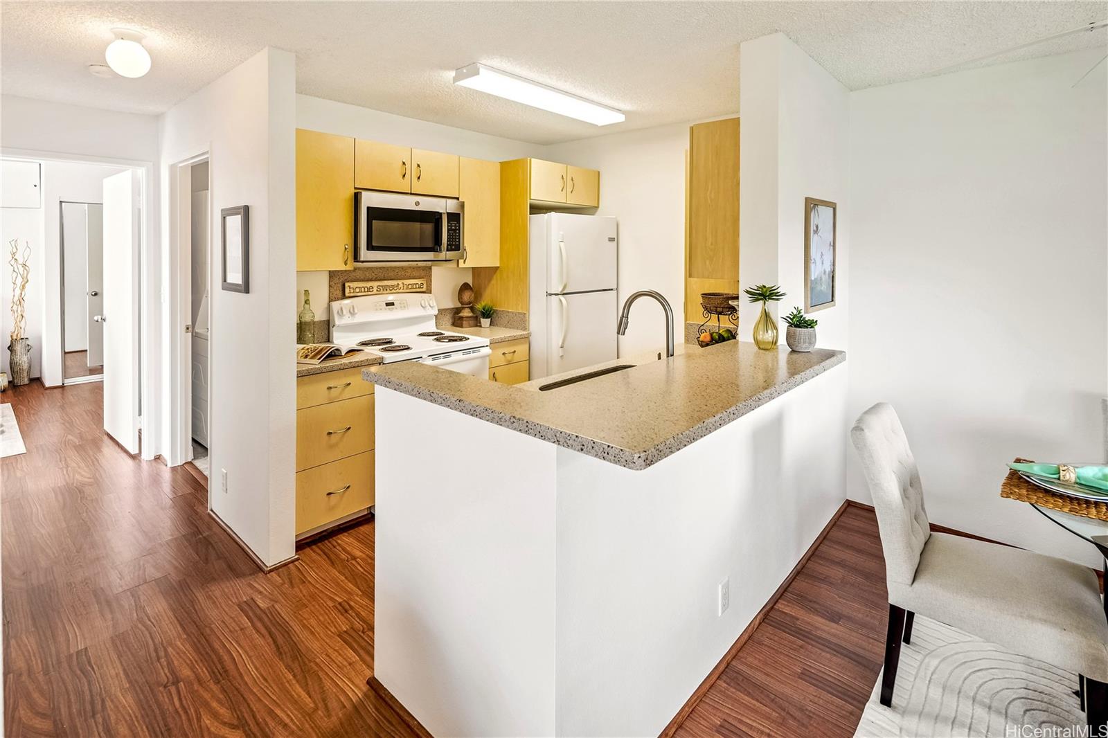 Launani Valley townhouse # D105, Mililani, Hawaii - photo 7 of 25