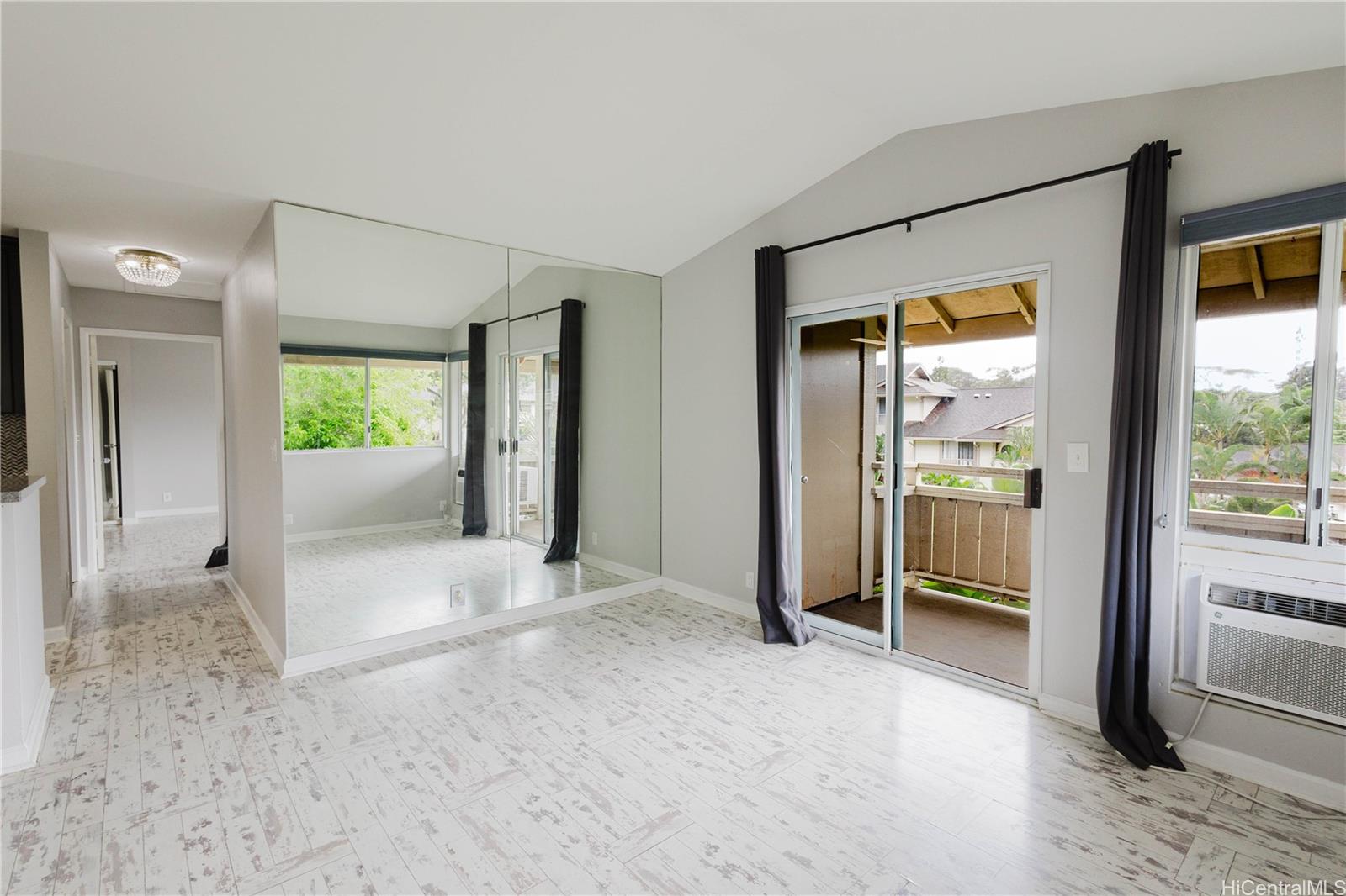 Launani Valley townhouse # D202, Mililani, Hawaii - photo 2 of 25