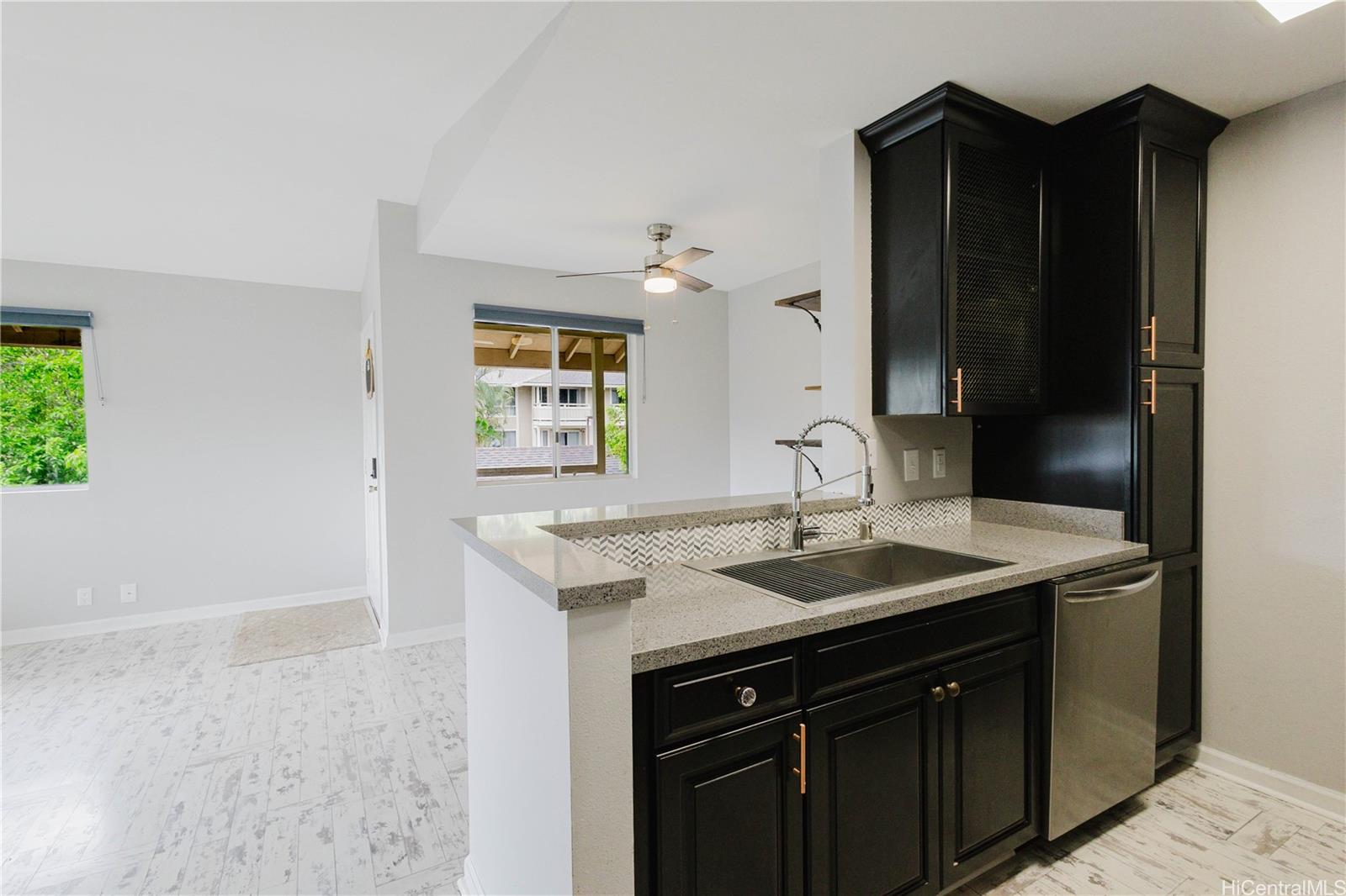 Launani Valley townhouse # D202, Mililani, Hawaii - photo 2 of 25