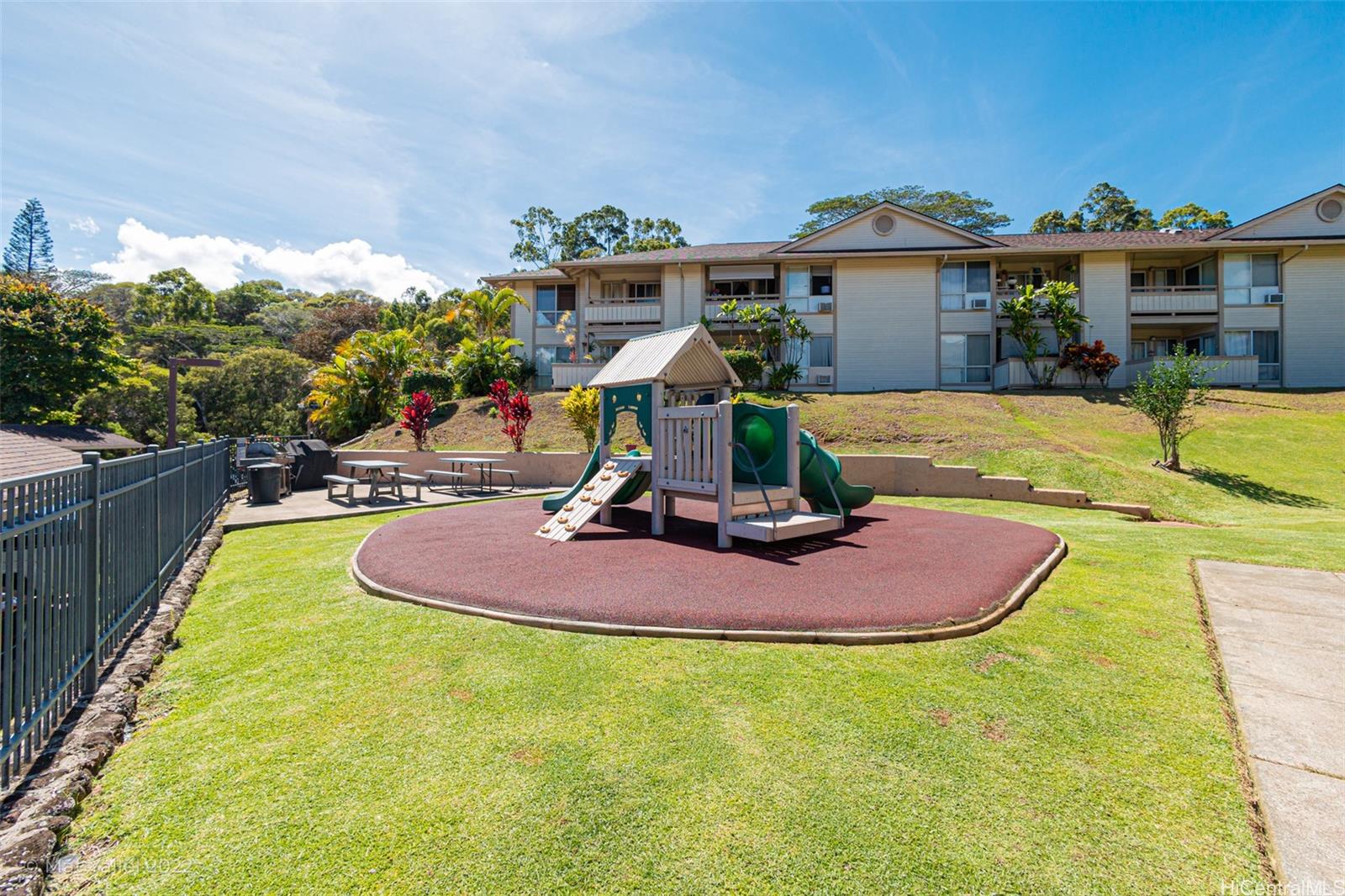 Launani Valley townhouse # D202, Mililani, Hawaii - photo 24 of 25
