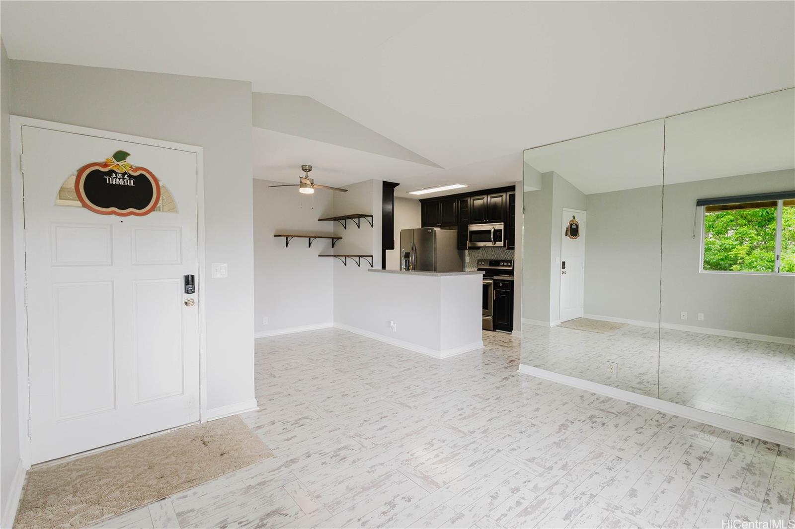 Launani Valley townhouse # D202, Mililani, Hawaii - photo 4 of 25