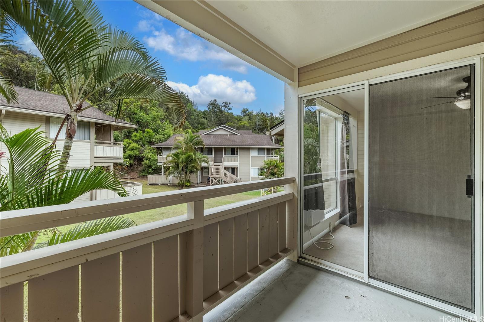 Launani Valley townhouse # D204, Mililani, Hawaii - photo 8 of 10