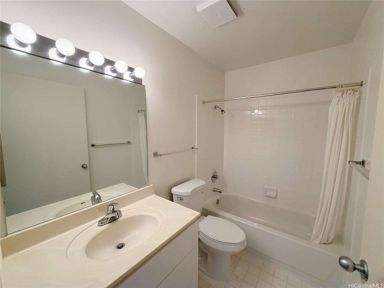 95-510 Wikao Street townhouse # Q202, Mililani, Hawaii - photo 11 of 22