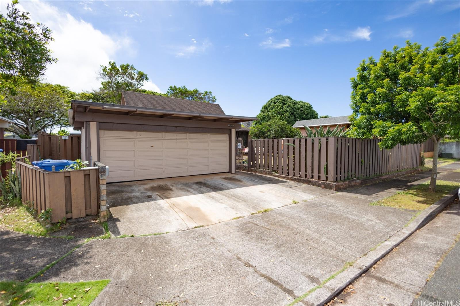 95-567  Wailoa Loop Mililani Area, Central home - photo 2 of 25