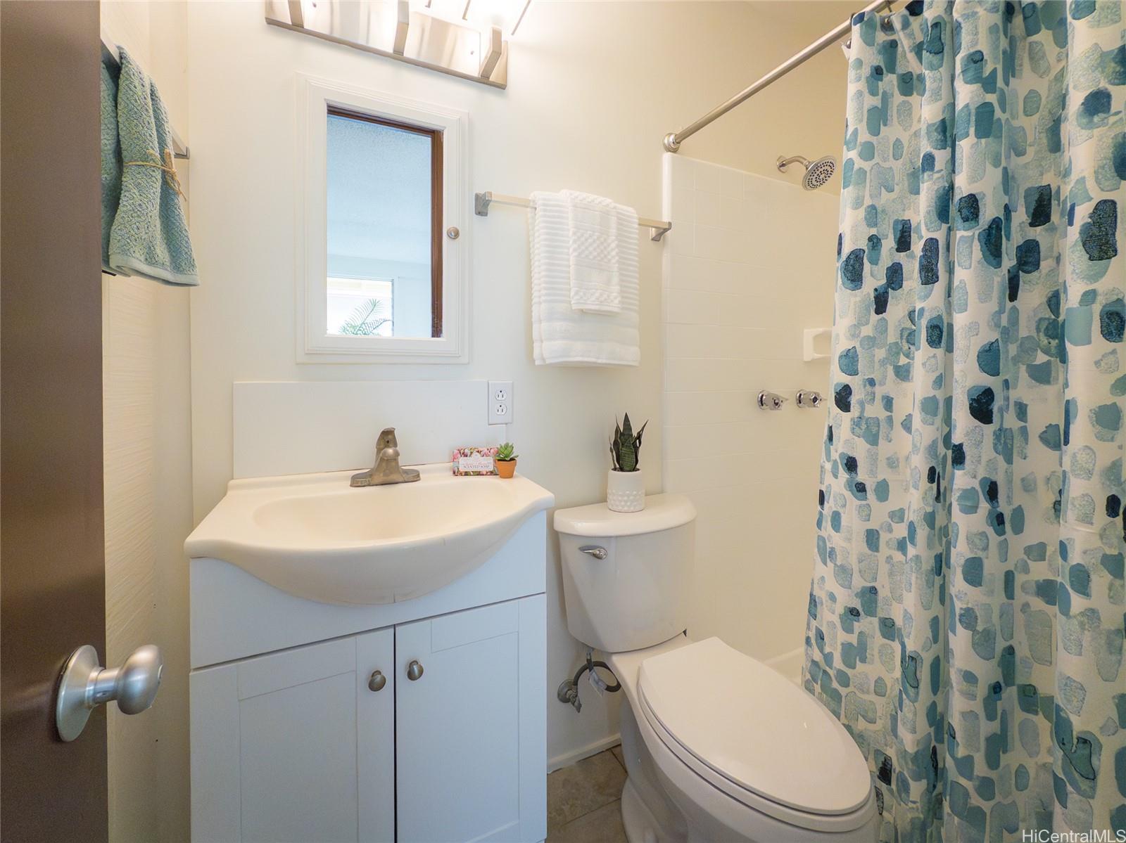 95-576  Naholoholo St Mililani Area, Central home - photo 13 of 22