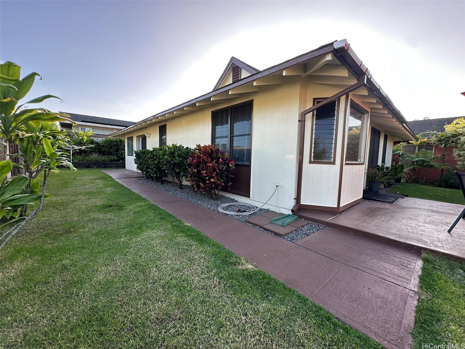 95-588  Nawenewene Circle Mililani Area, Central home - photo 21 of 25