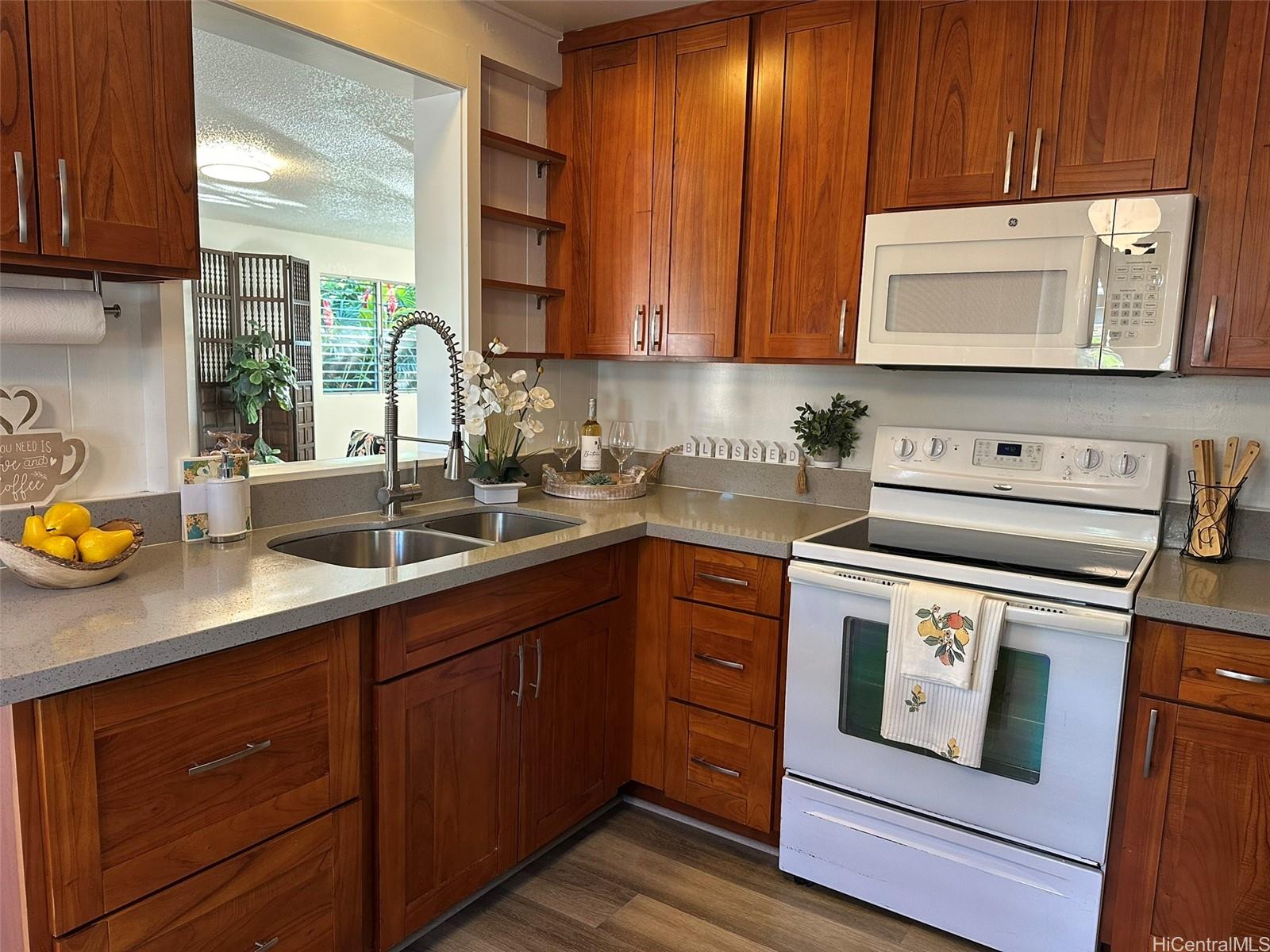 95-588  Nawenewene Circle Mililani Area, Central home - photo 9 of 25