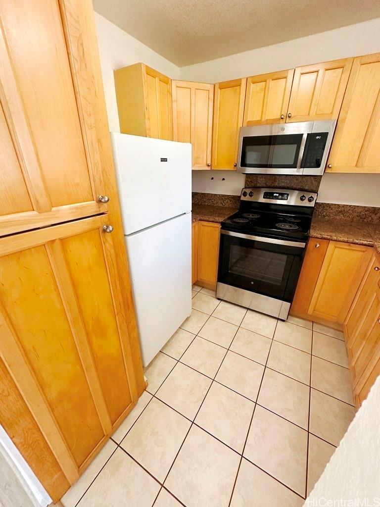 95-636 Hanile Street Mililani - Rental - photo 4 of 16